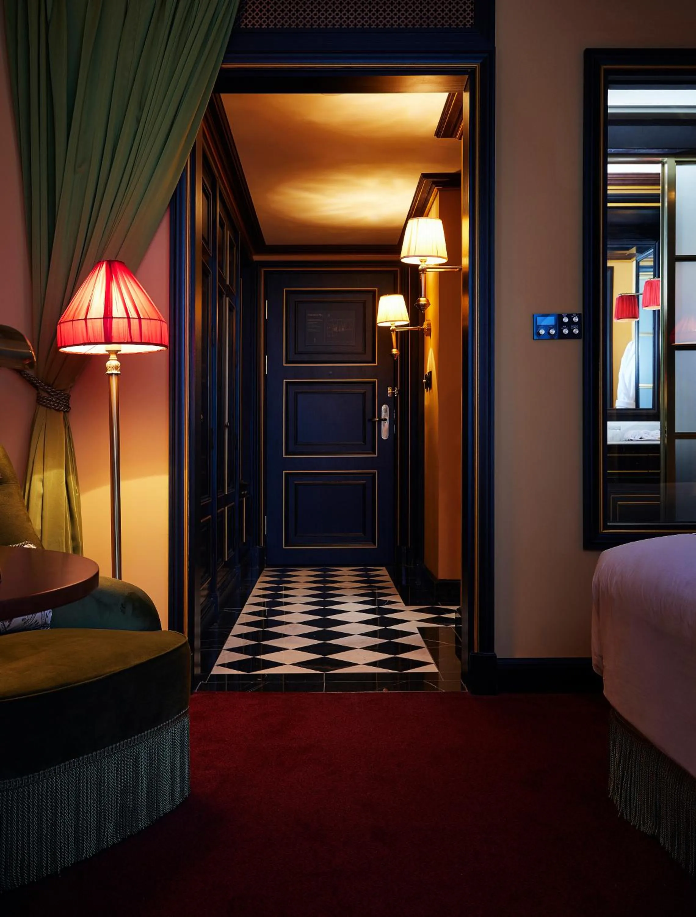 Photo of the whole room, Bed in L'Escape Hotel