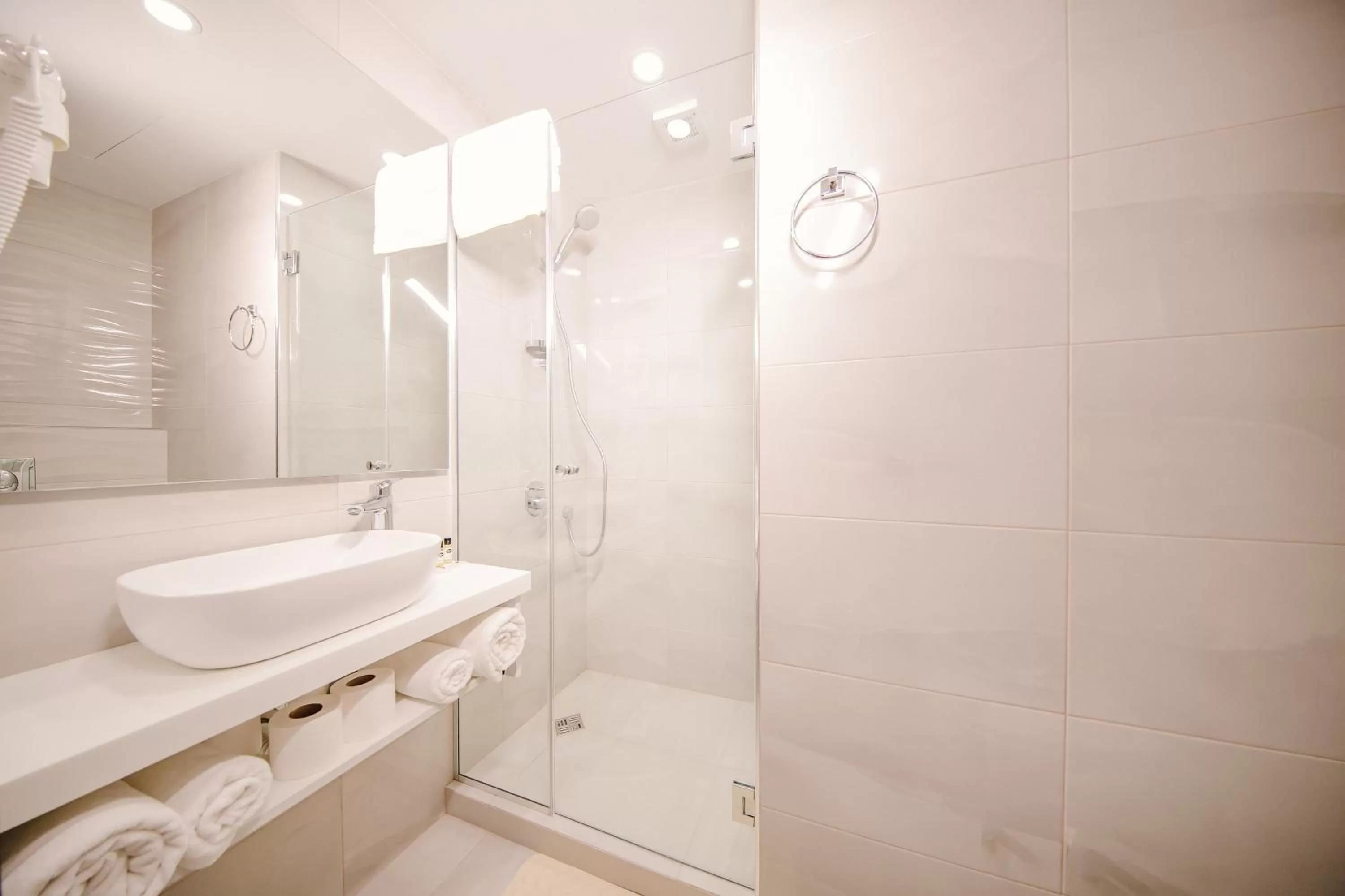 Bathroom in Orden Hotel