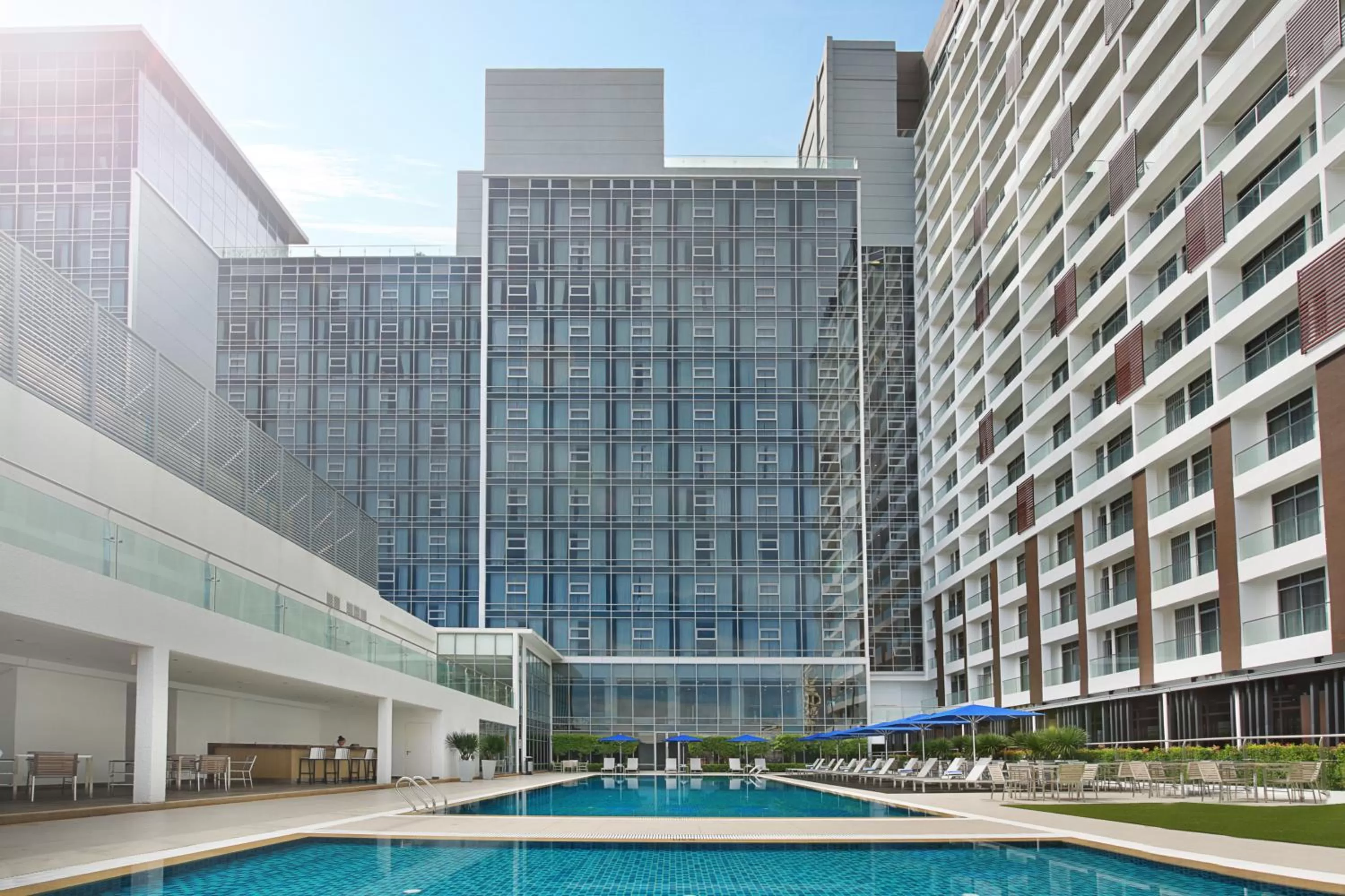 Swimming pool in Noble Resort Hotel Melaka 马六甲诺铂度假酒店