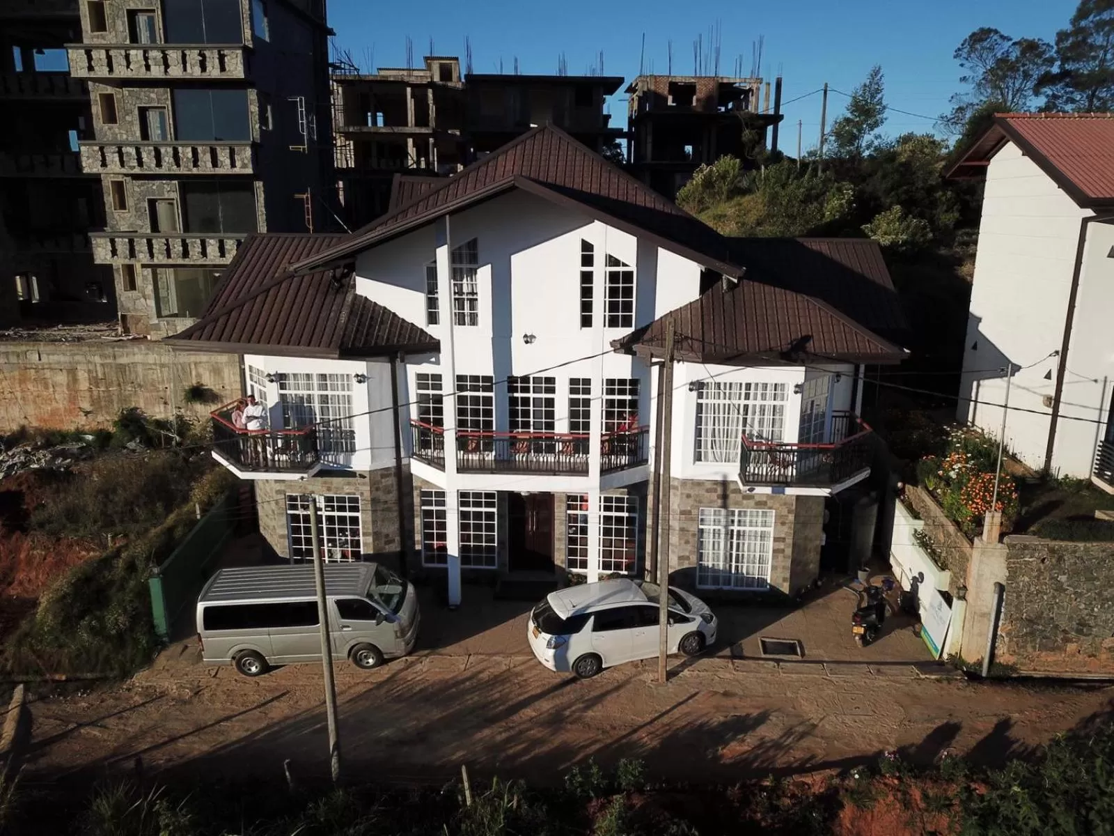 Property building in Misthill Rest - Lavish Villa