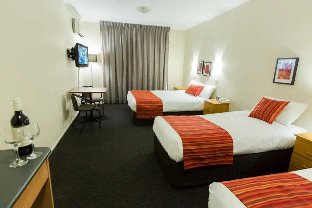 Photo of the whole room, Bed in Barkly Motorlodge