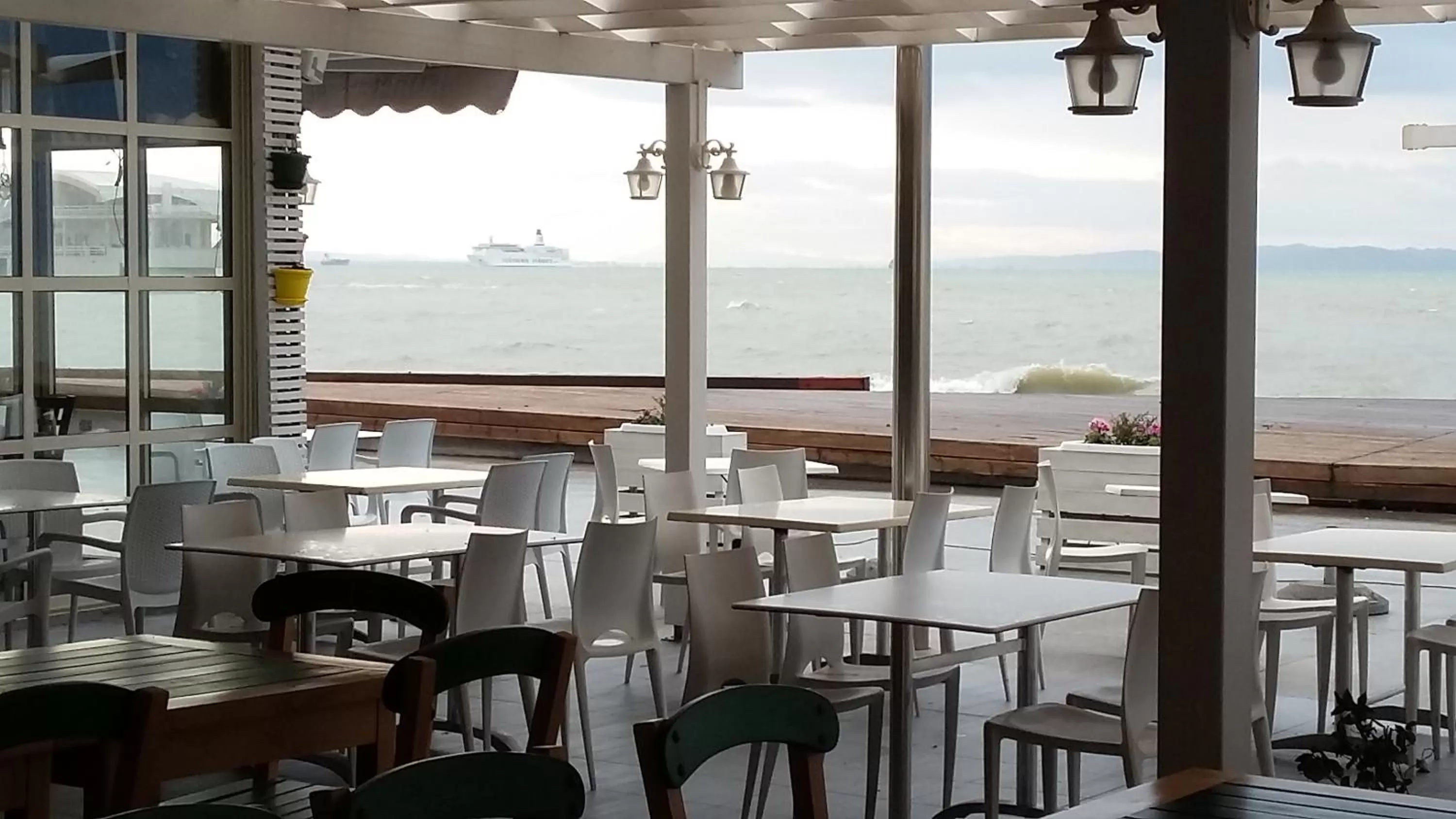 Restaurant/places to eat in Hotel Lido