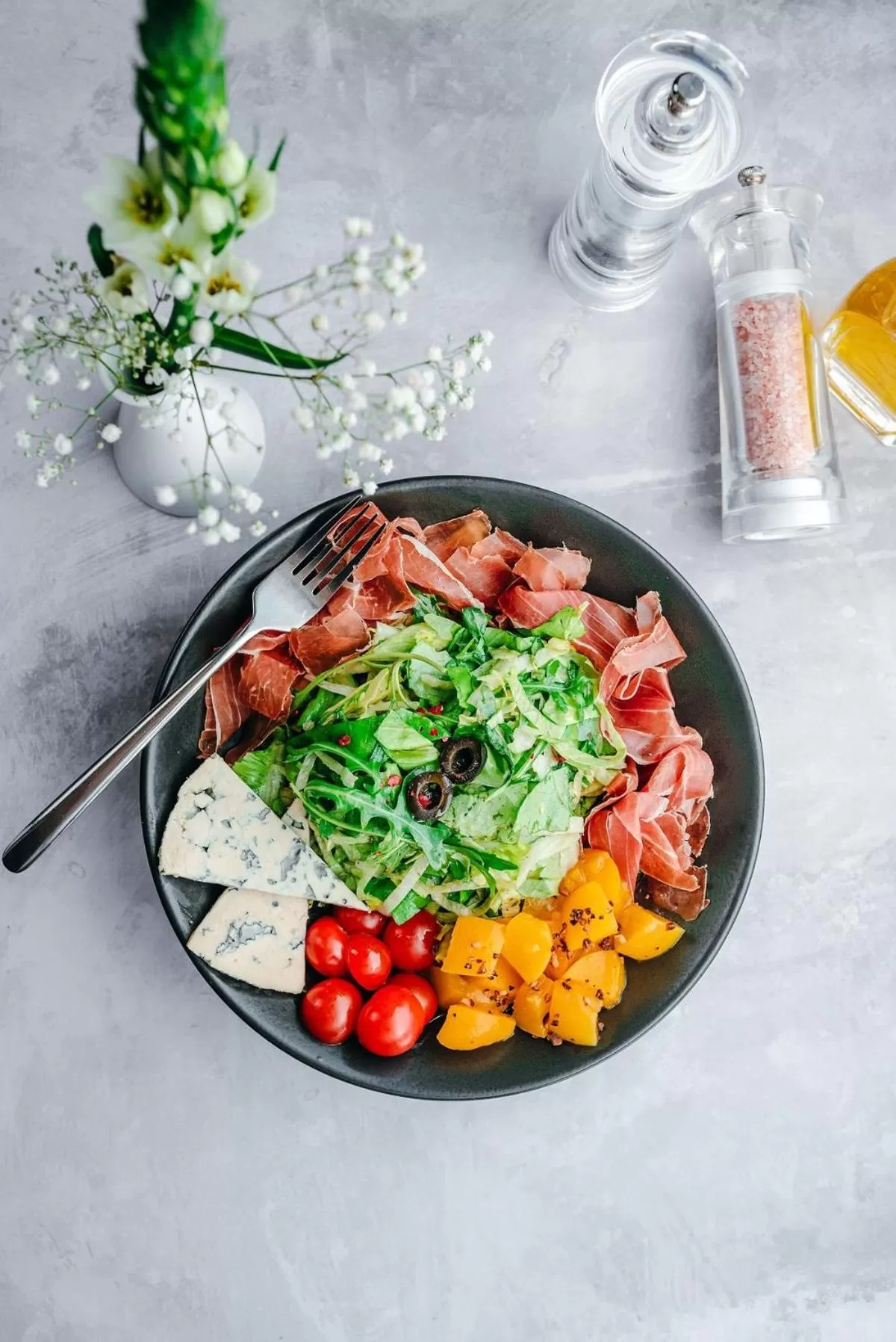 Restaurant/places to eat in Ambasador Hotel