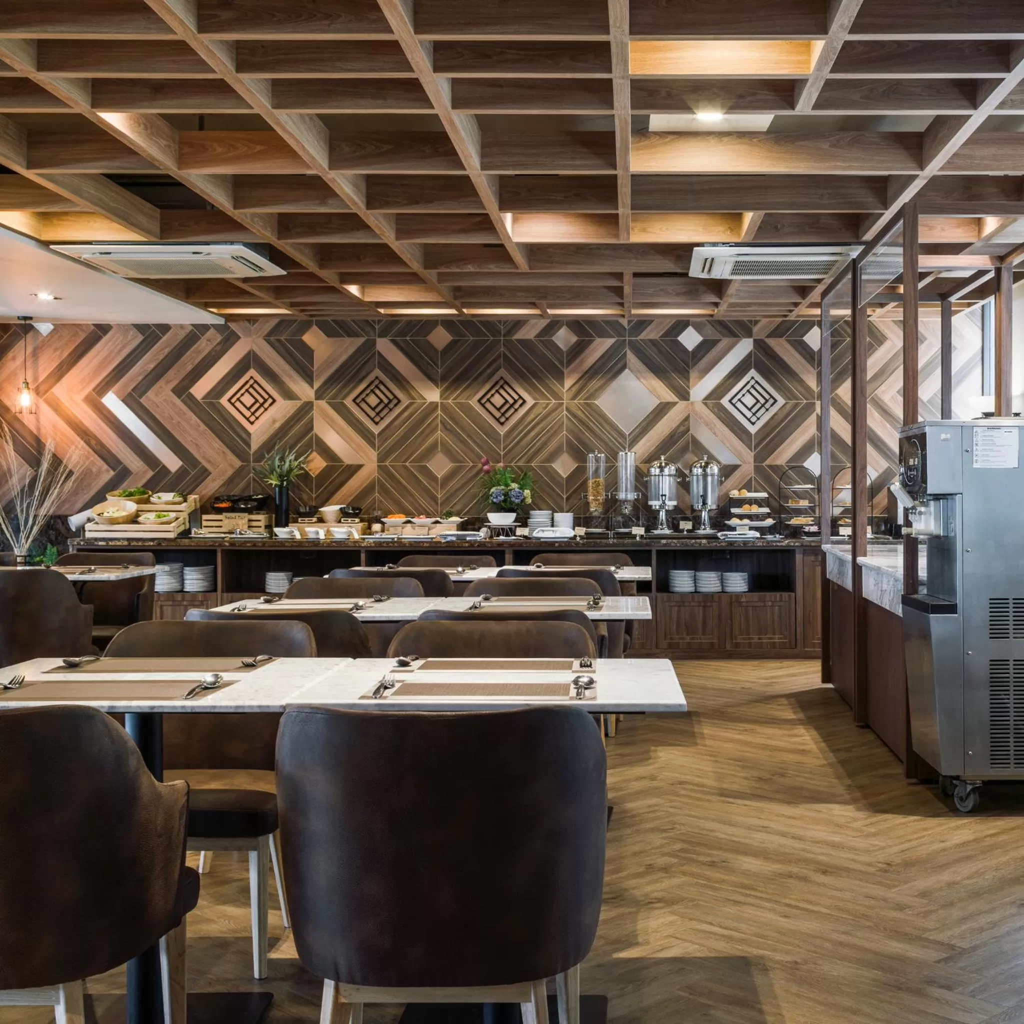 Restaurant/places to eat in Zayn Hotel Bangkok - Airport Link Access