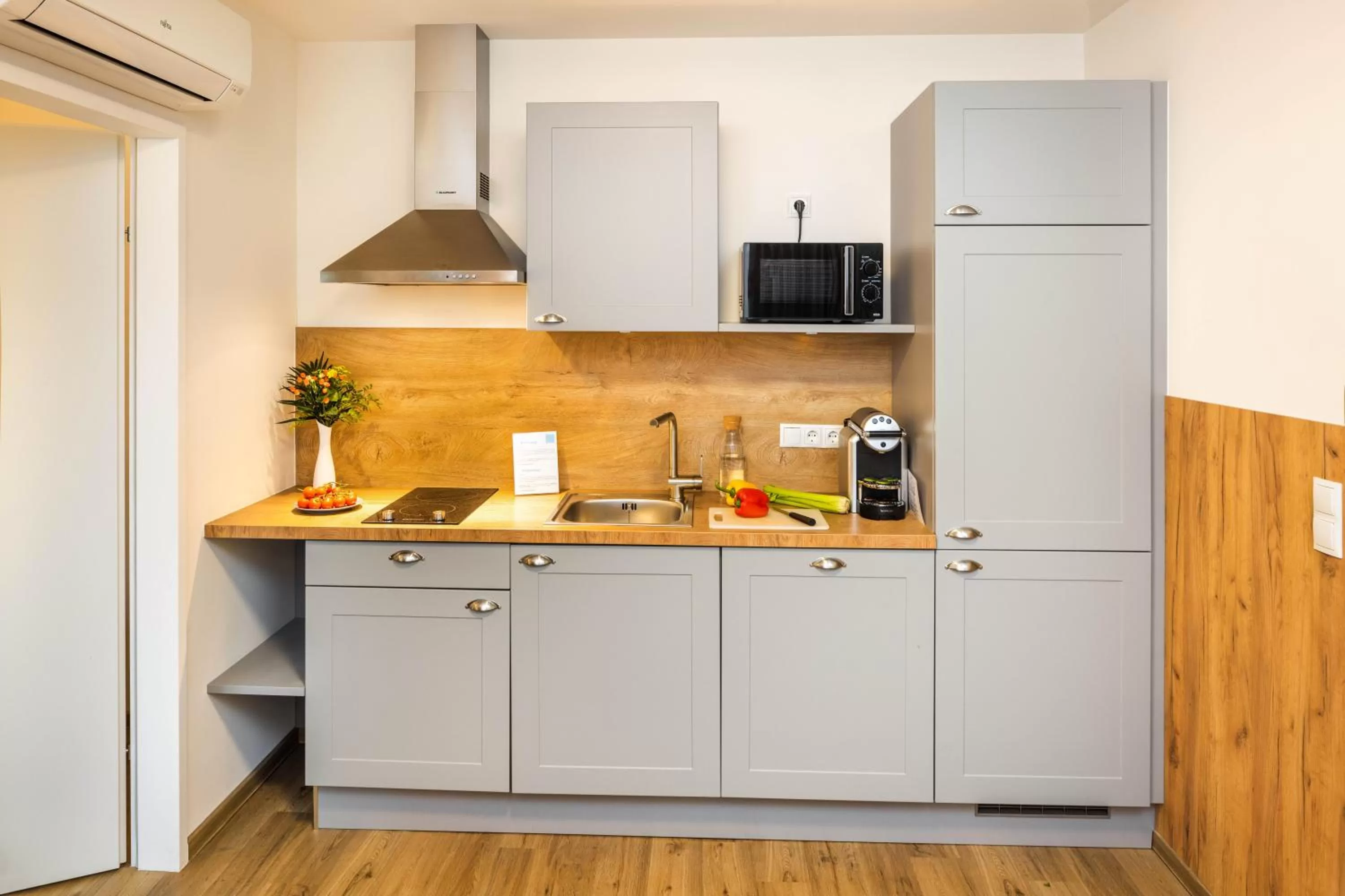 Coffee/tea facilities in Jimmy's Apartments Lory