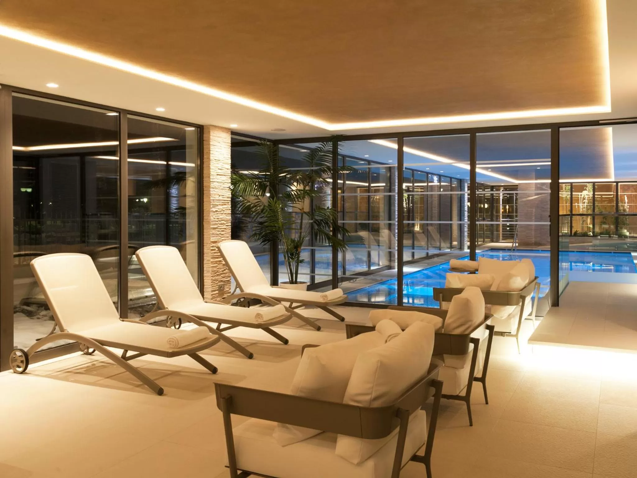 Swimming pool in Hotel Europeo Alpine Charme & Wellness