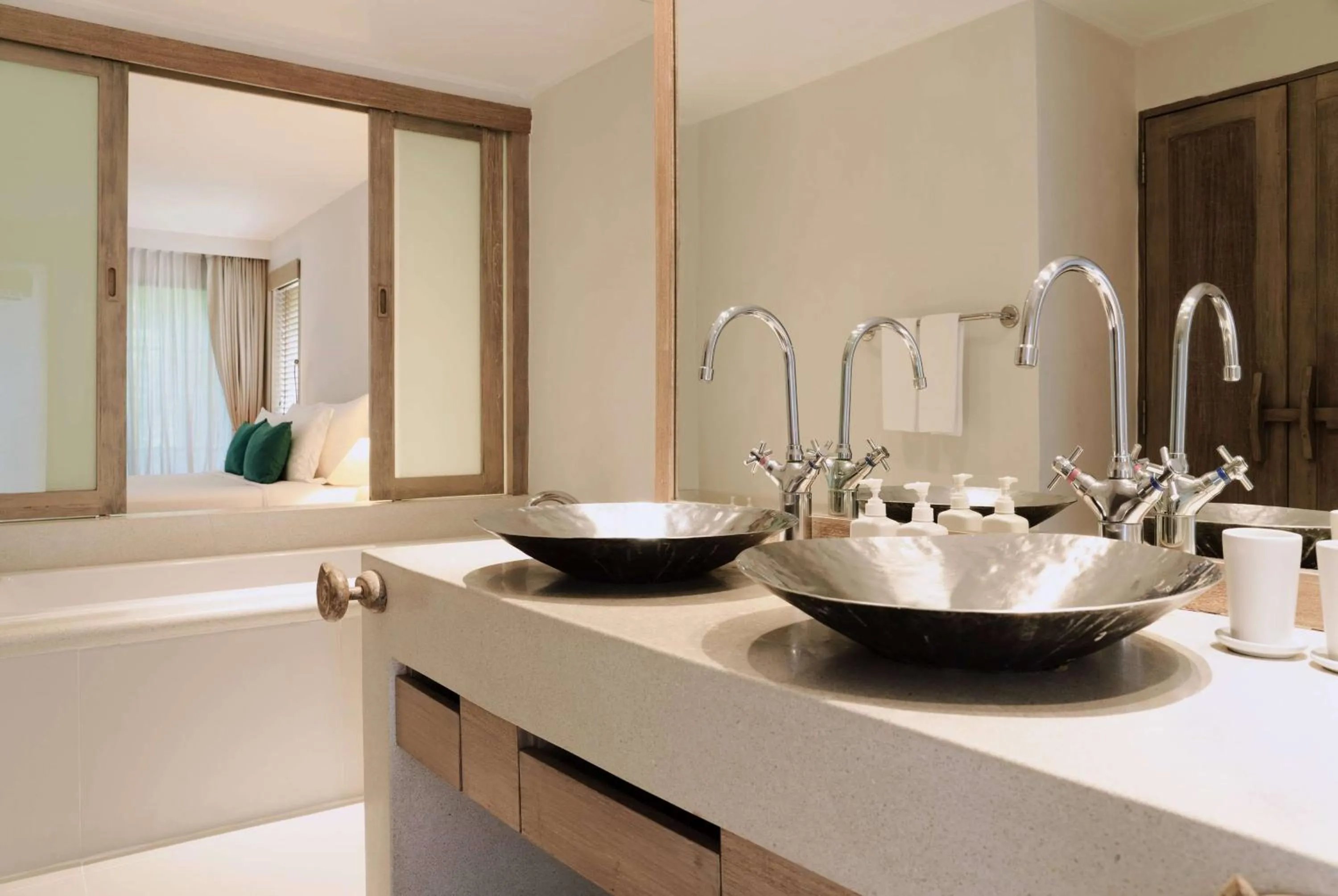 TV and multimedia in Wyndham Hua Hin Pranburi Resort & Villas