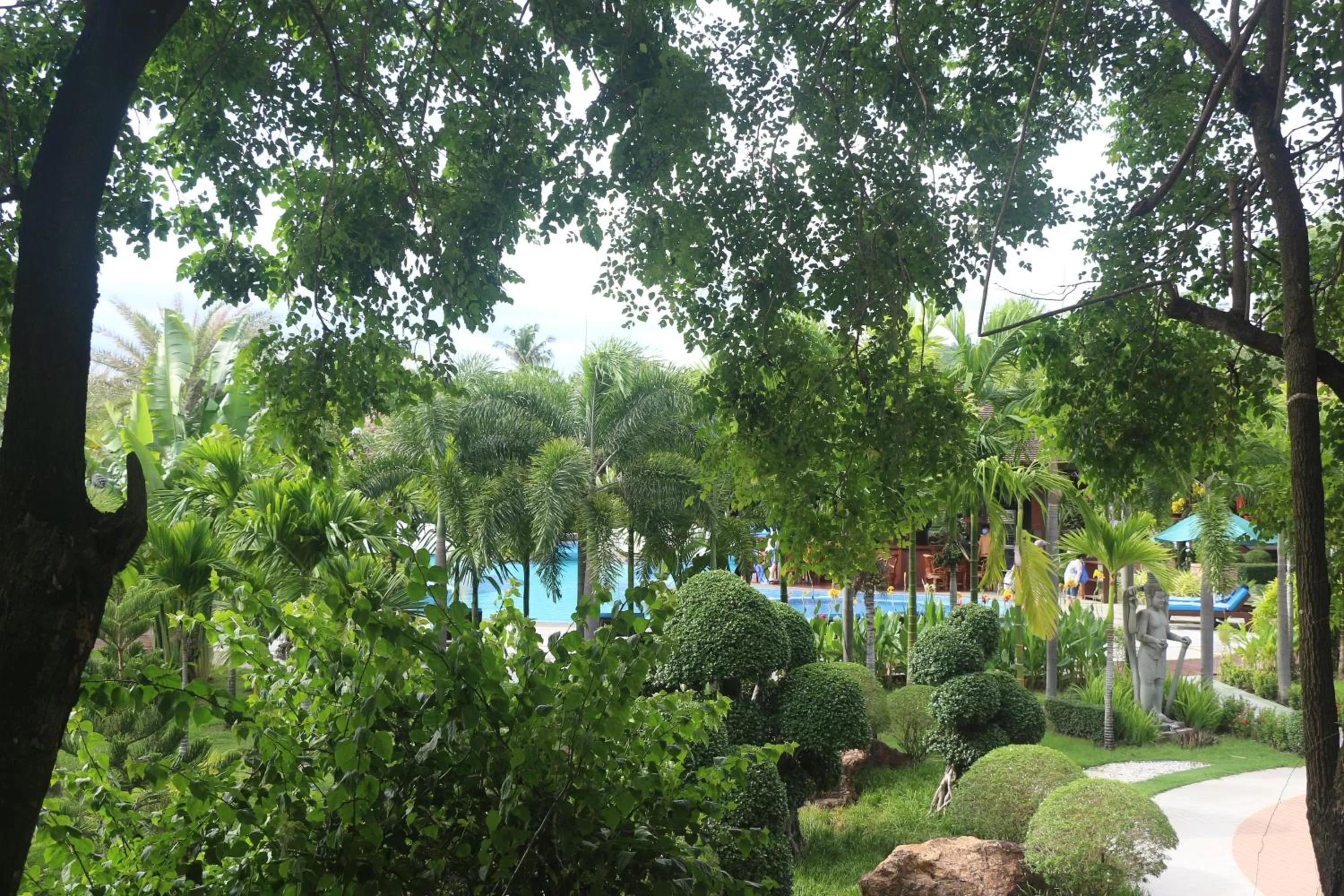 Pool view in Try Palace Resort Kep