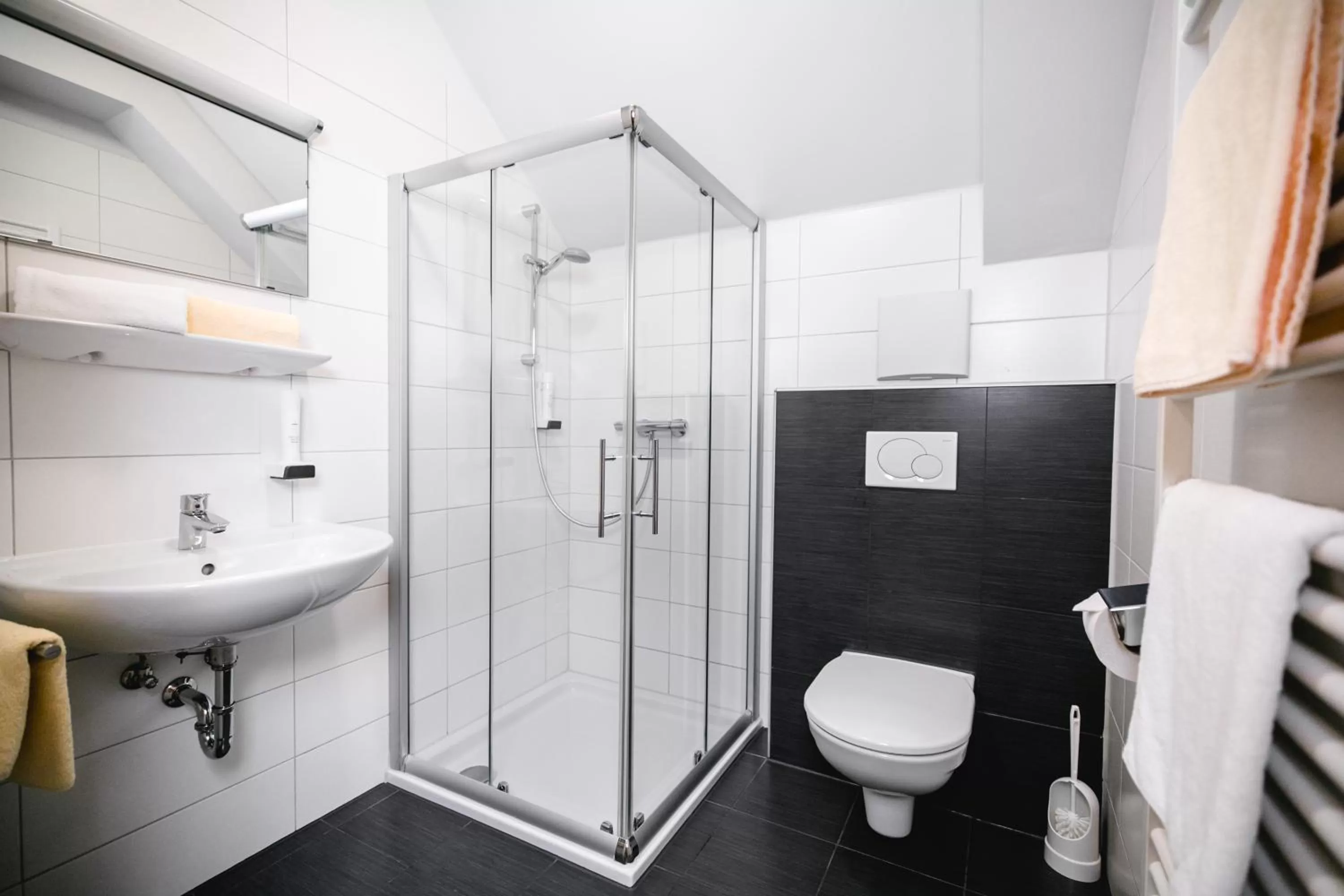 Shower in Gasthof Rothwangl Hannes