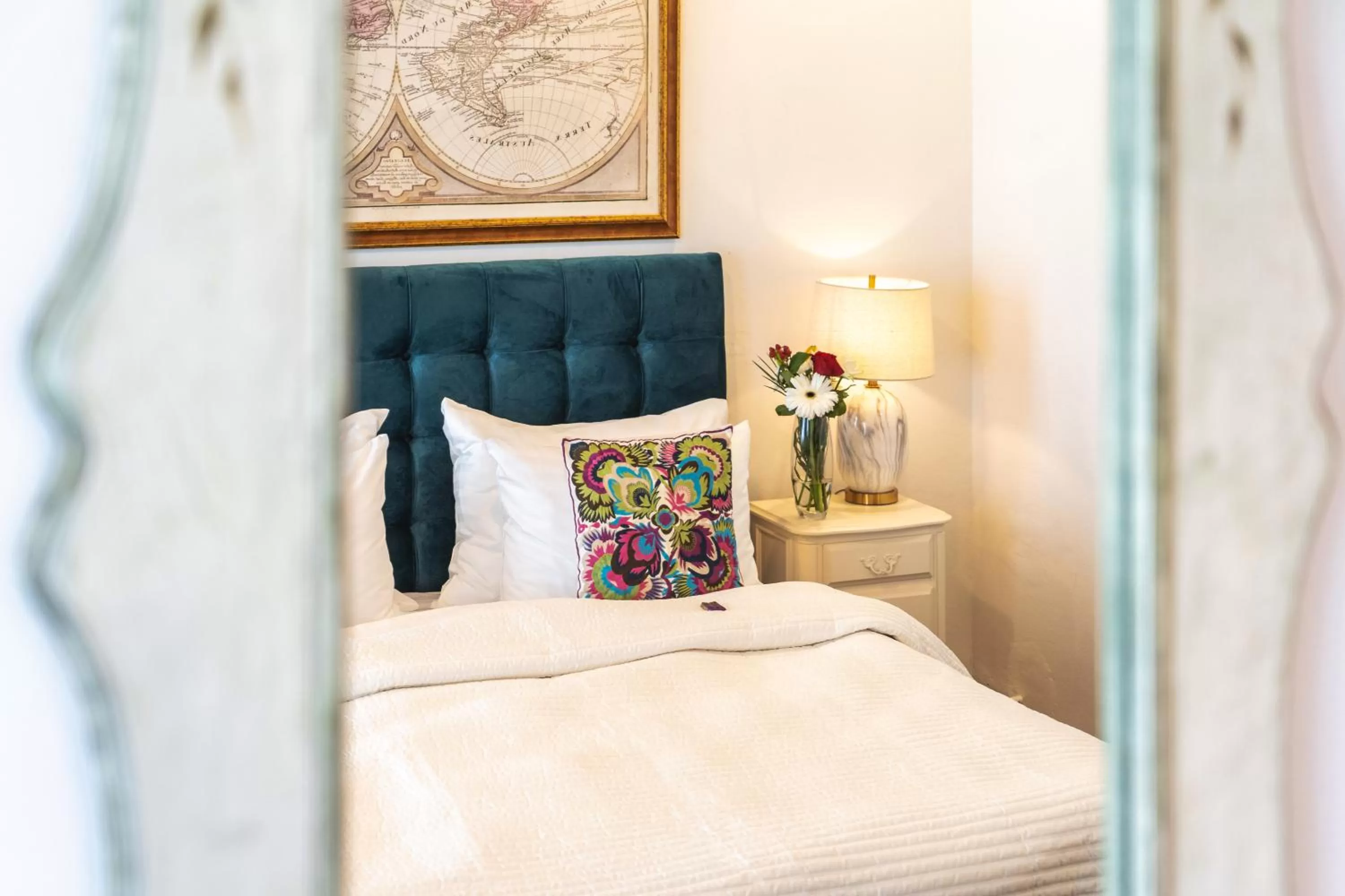 Bed in Nikolas Haus Central Location with Free Parking