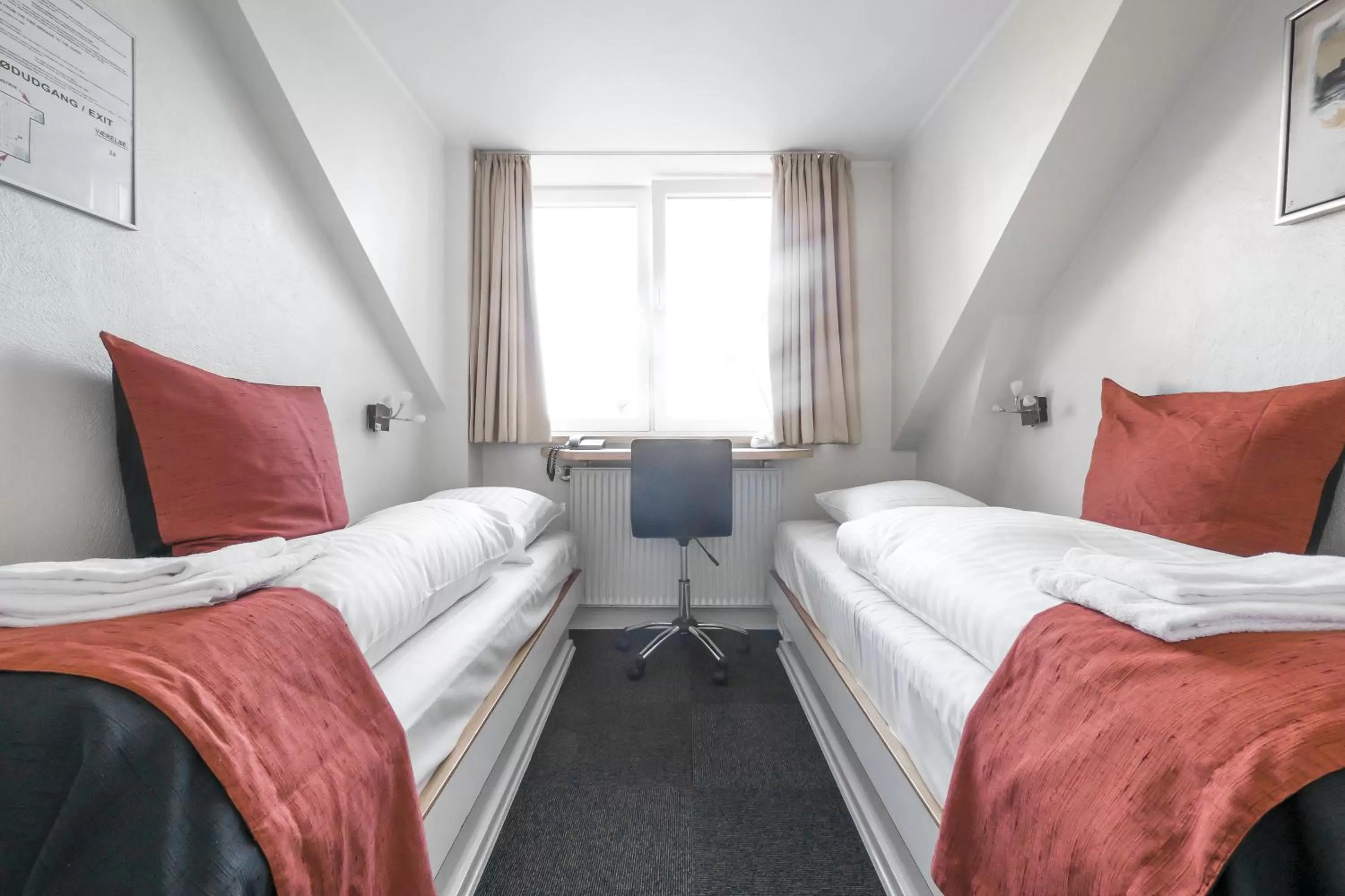 Small Twin Room in Milling Hotel Mini 11