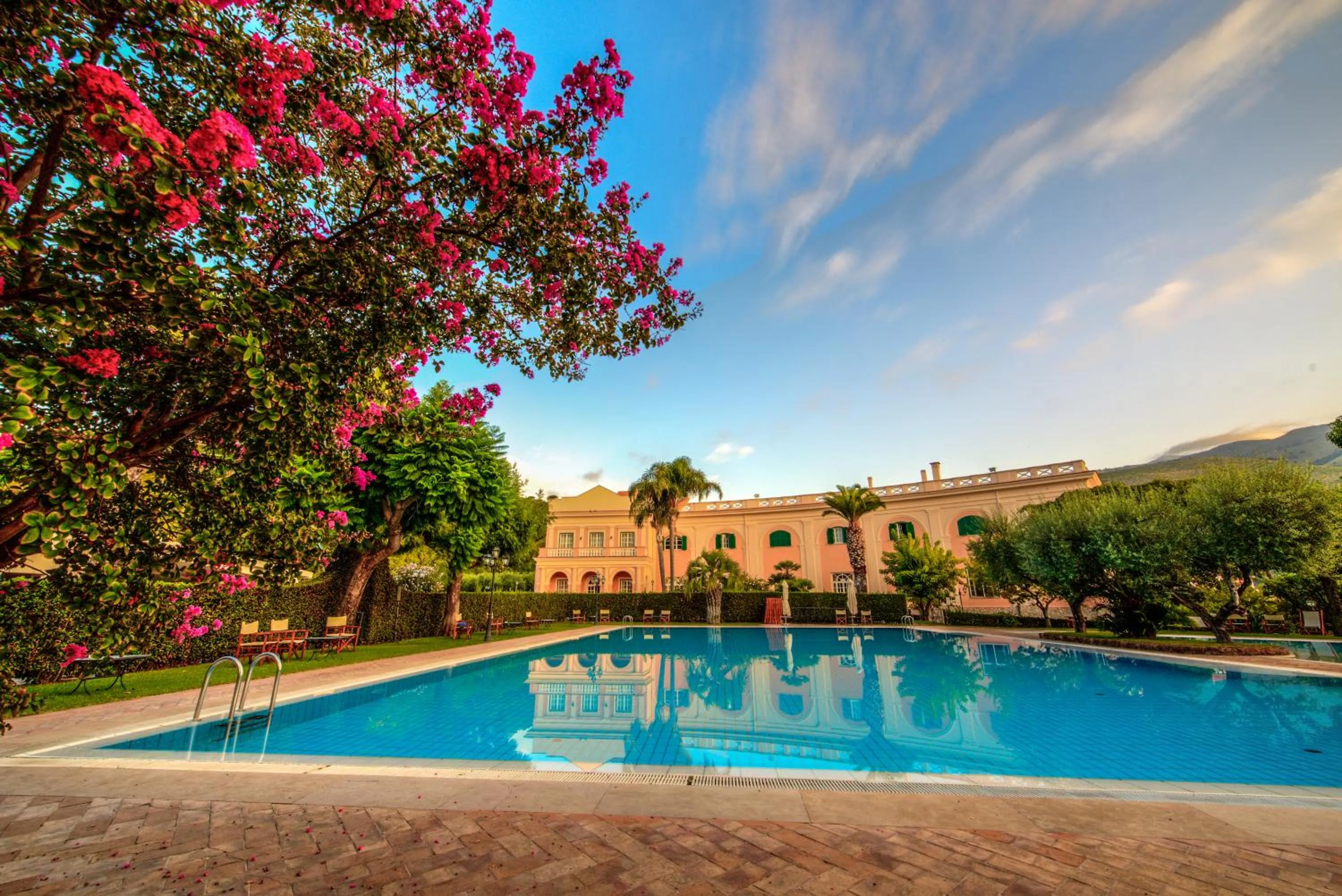 Pool view in Villa Irlanda Grand Hotel