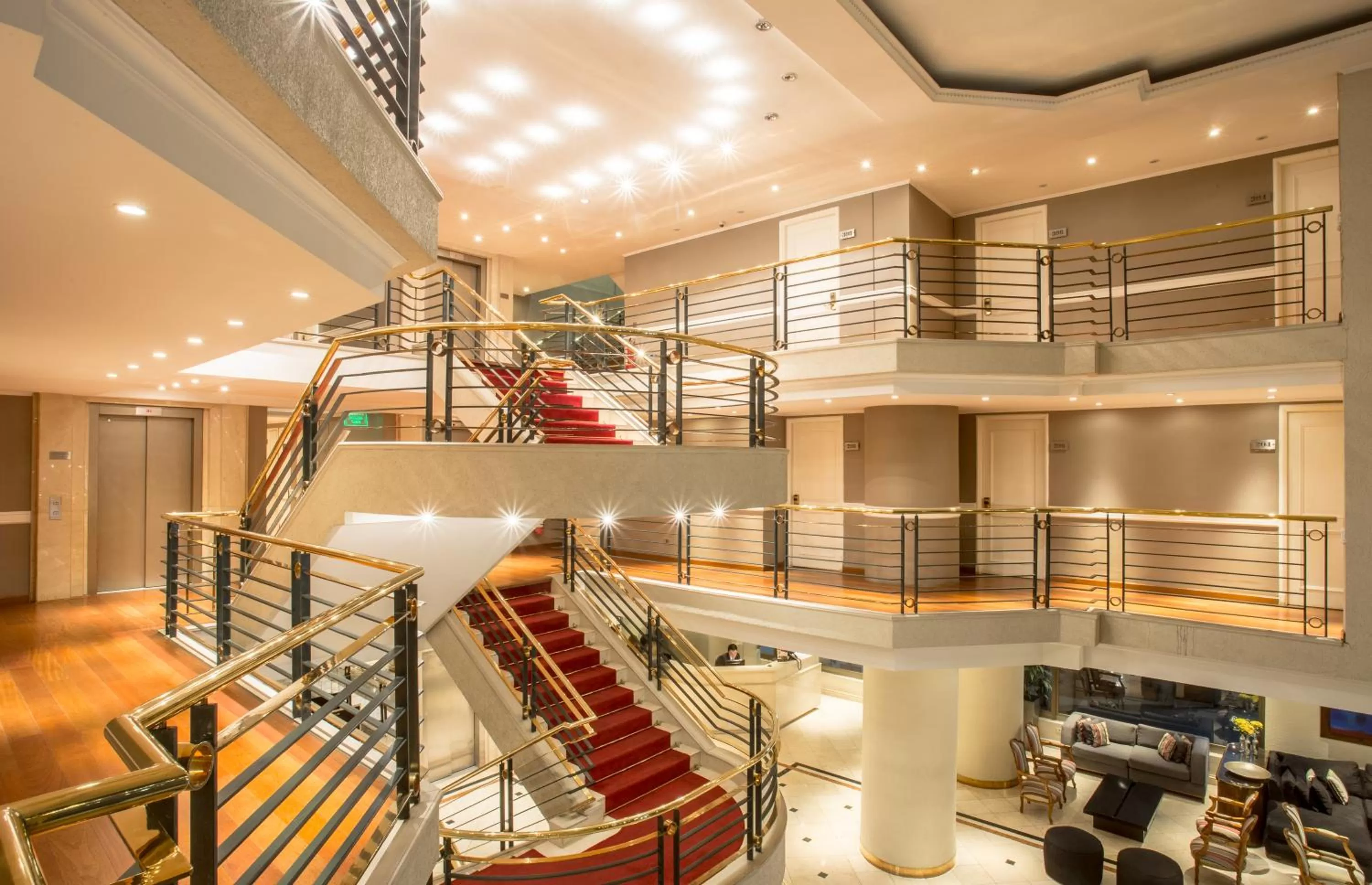 Lobby or reception in MR Hotel Providencia (ex Hotel Neruda)