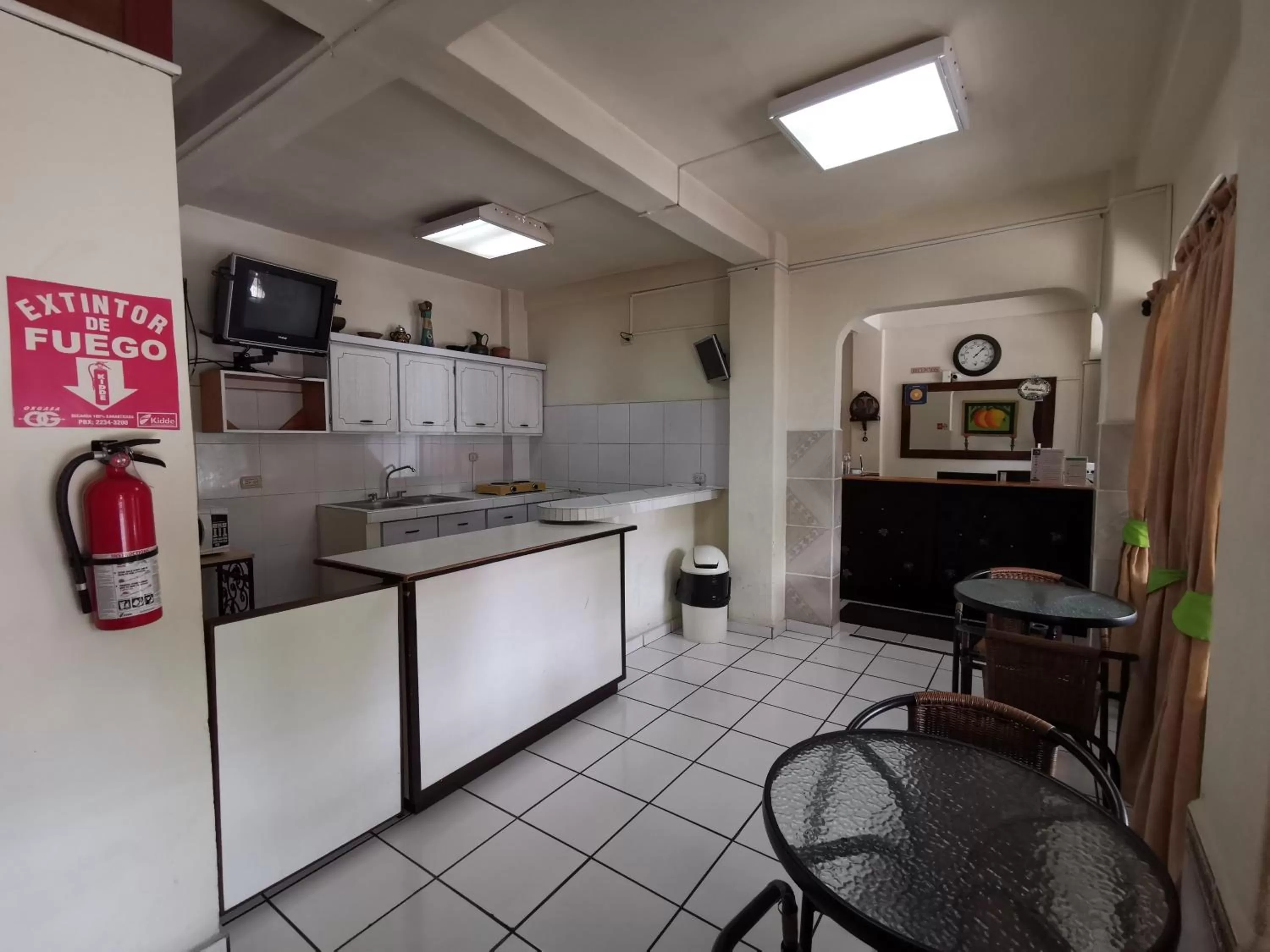 People in Hotel Armonía Hostal