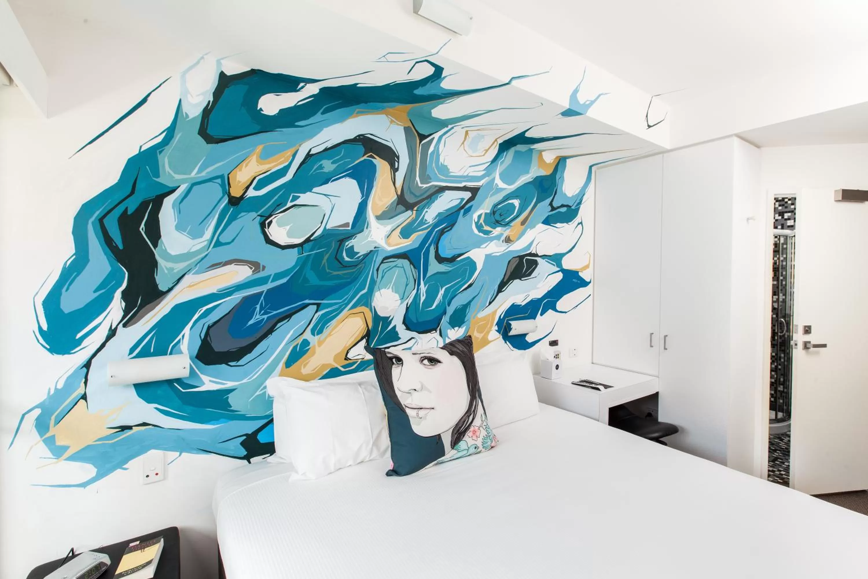 Bed in Majestic Minima Hotel