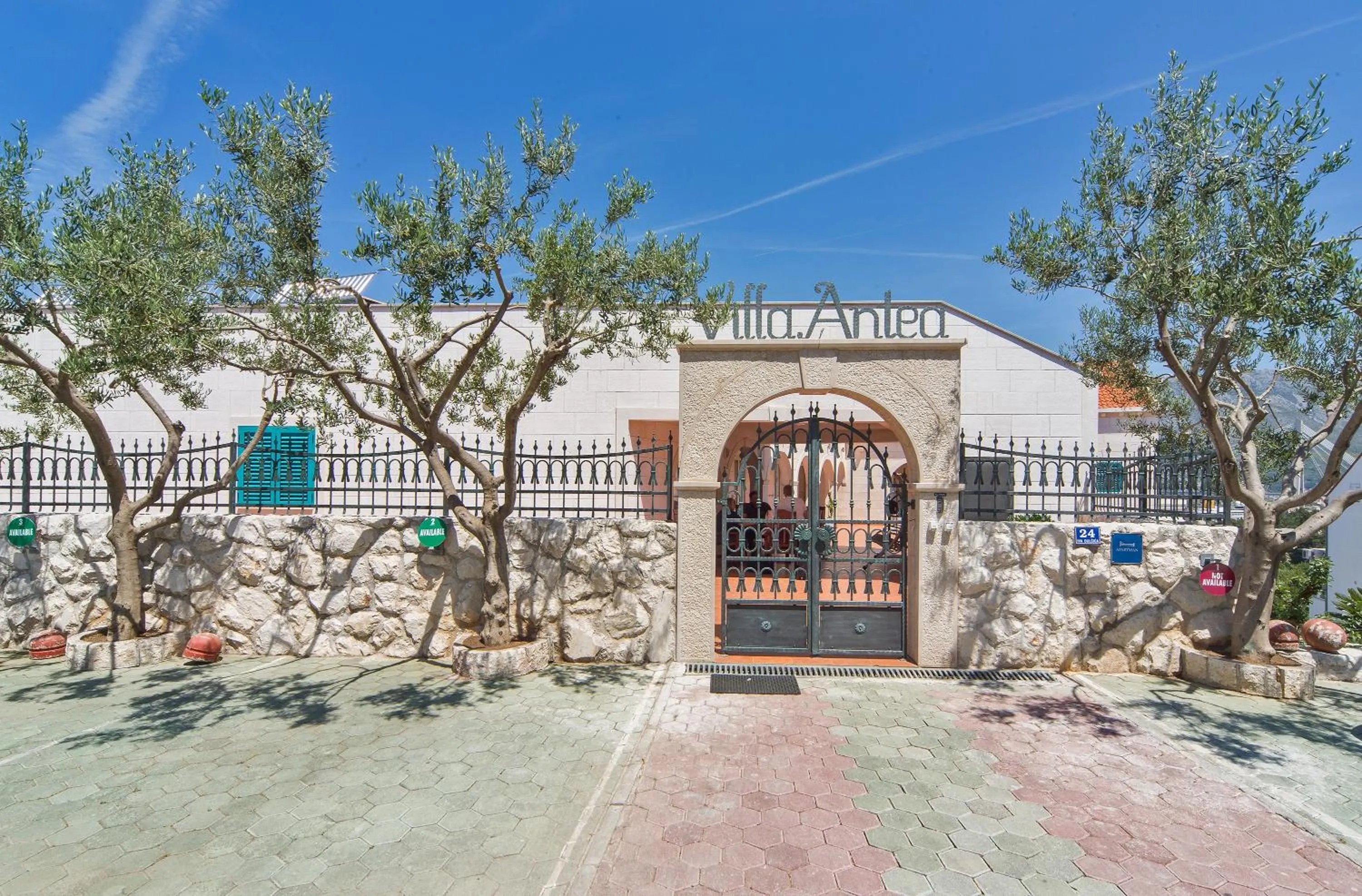 Property building in Villa Antea Apartments with Free Parking