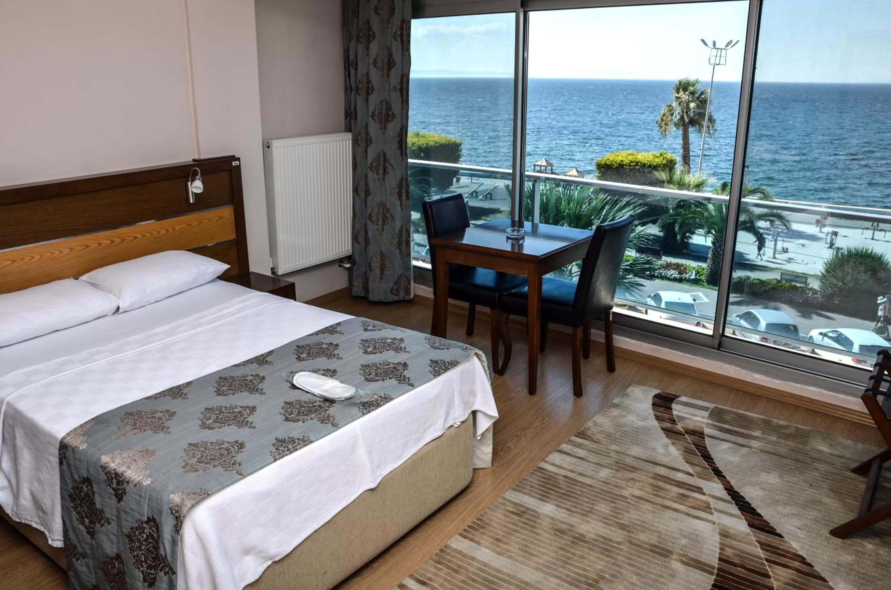 Day, Bed in Perla Hotel