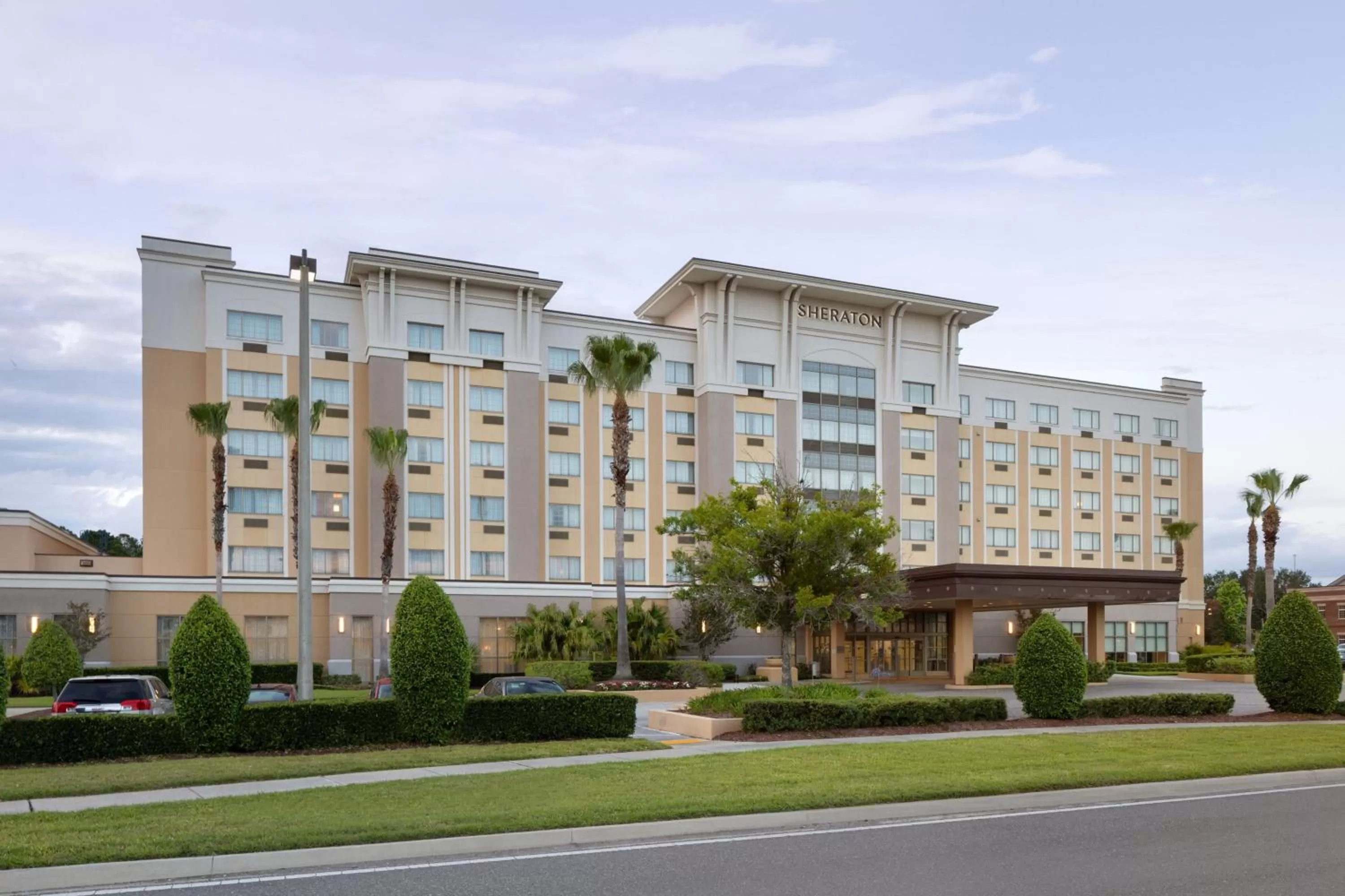 Property building in Sheraton Jacksonville Hotel