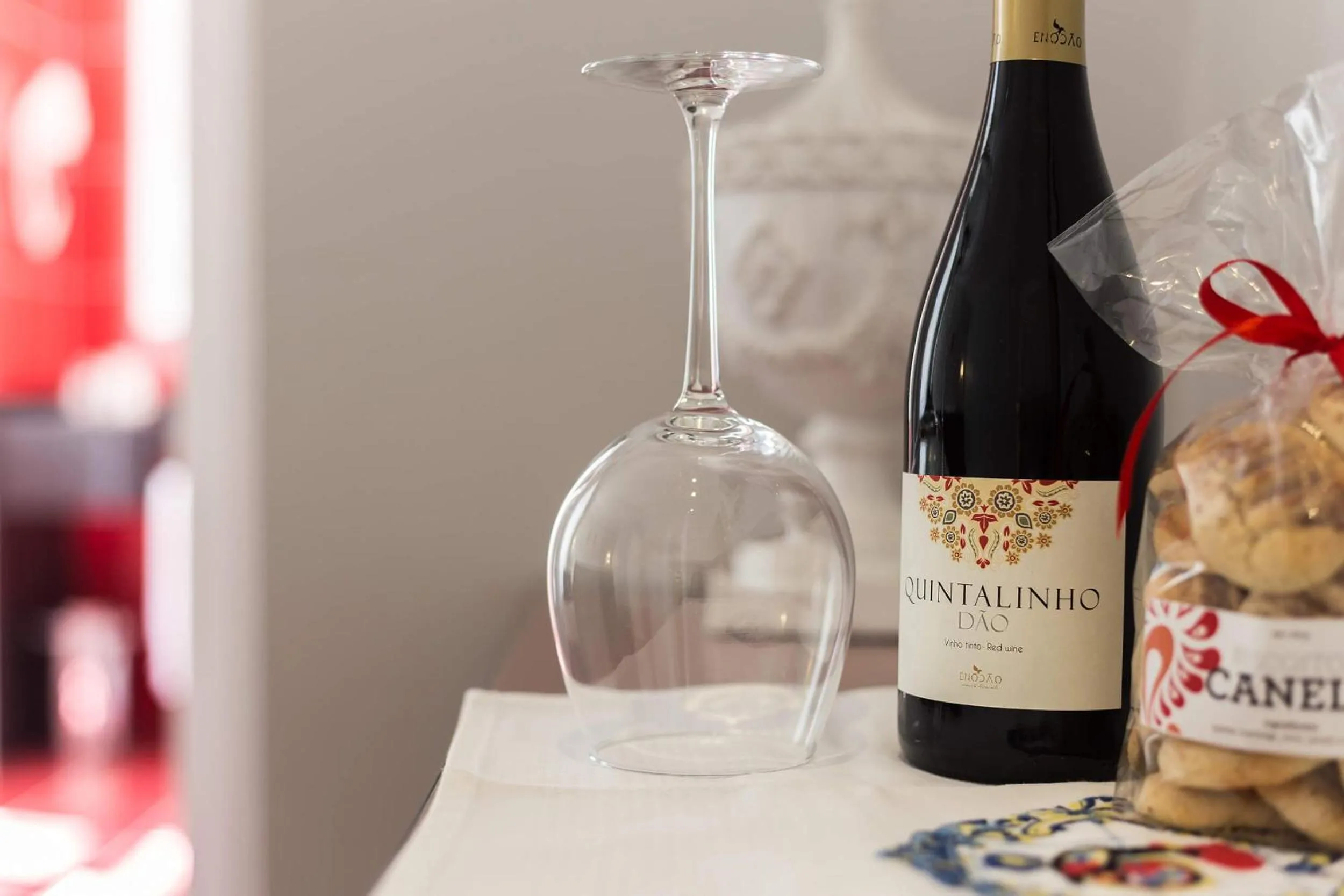 Decorative detail in Hotel Florescente