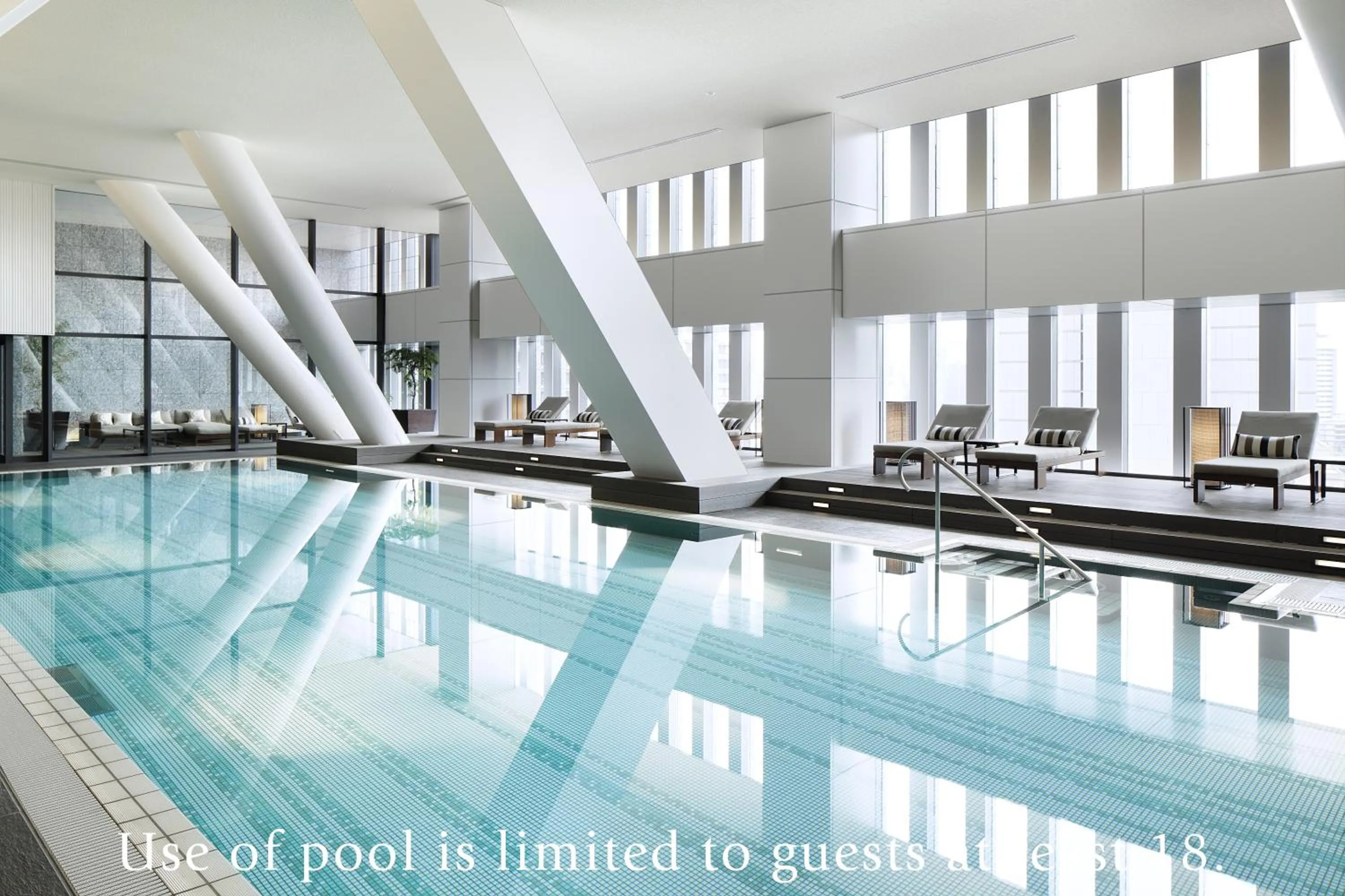 Swimming pool in The Capitol Hotel Tokyu