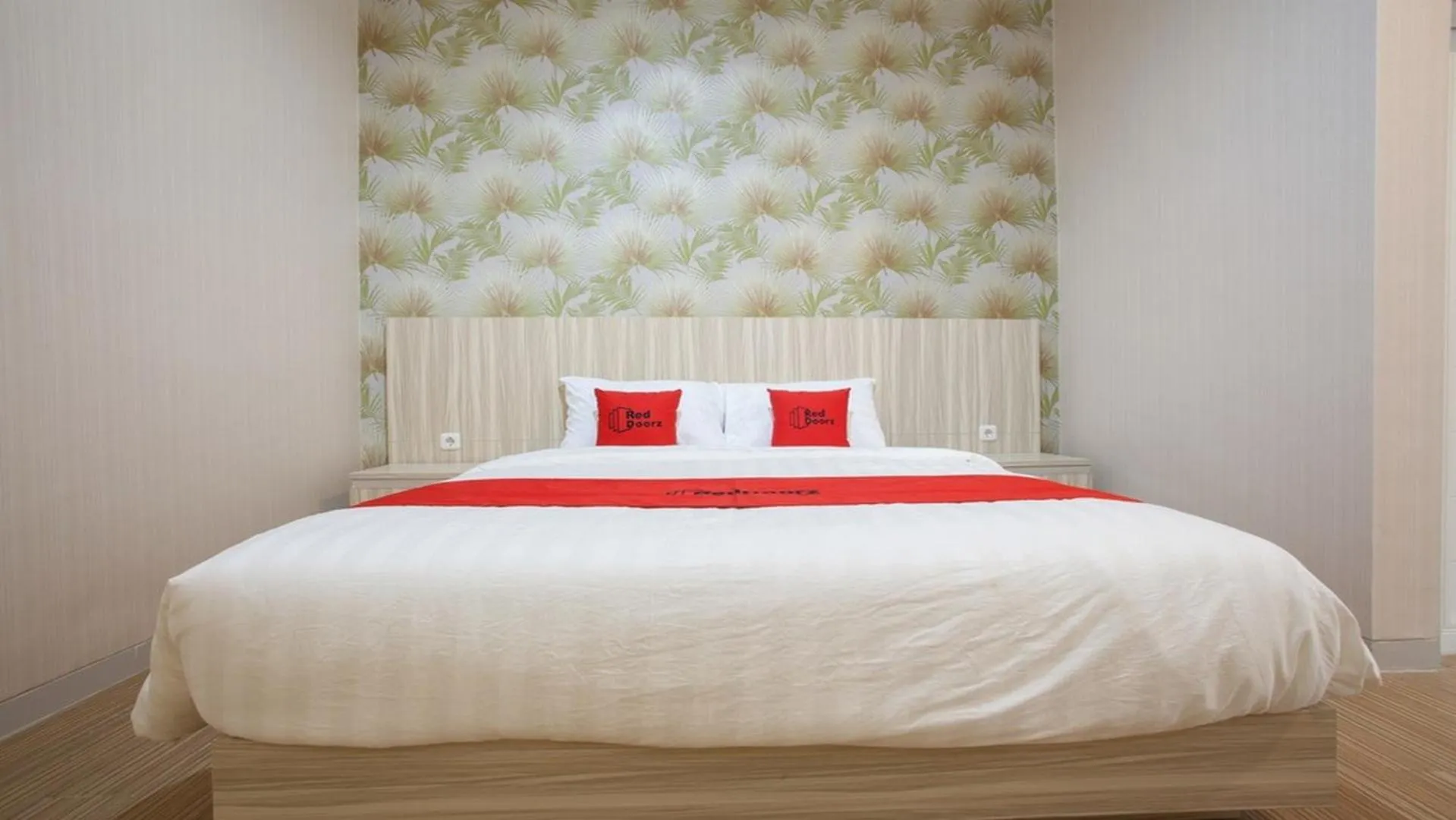 Bedroom, Bed in RedDoorz Syariah near Universitas Negeri Malang