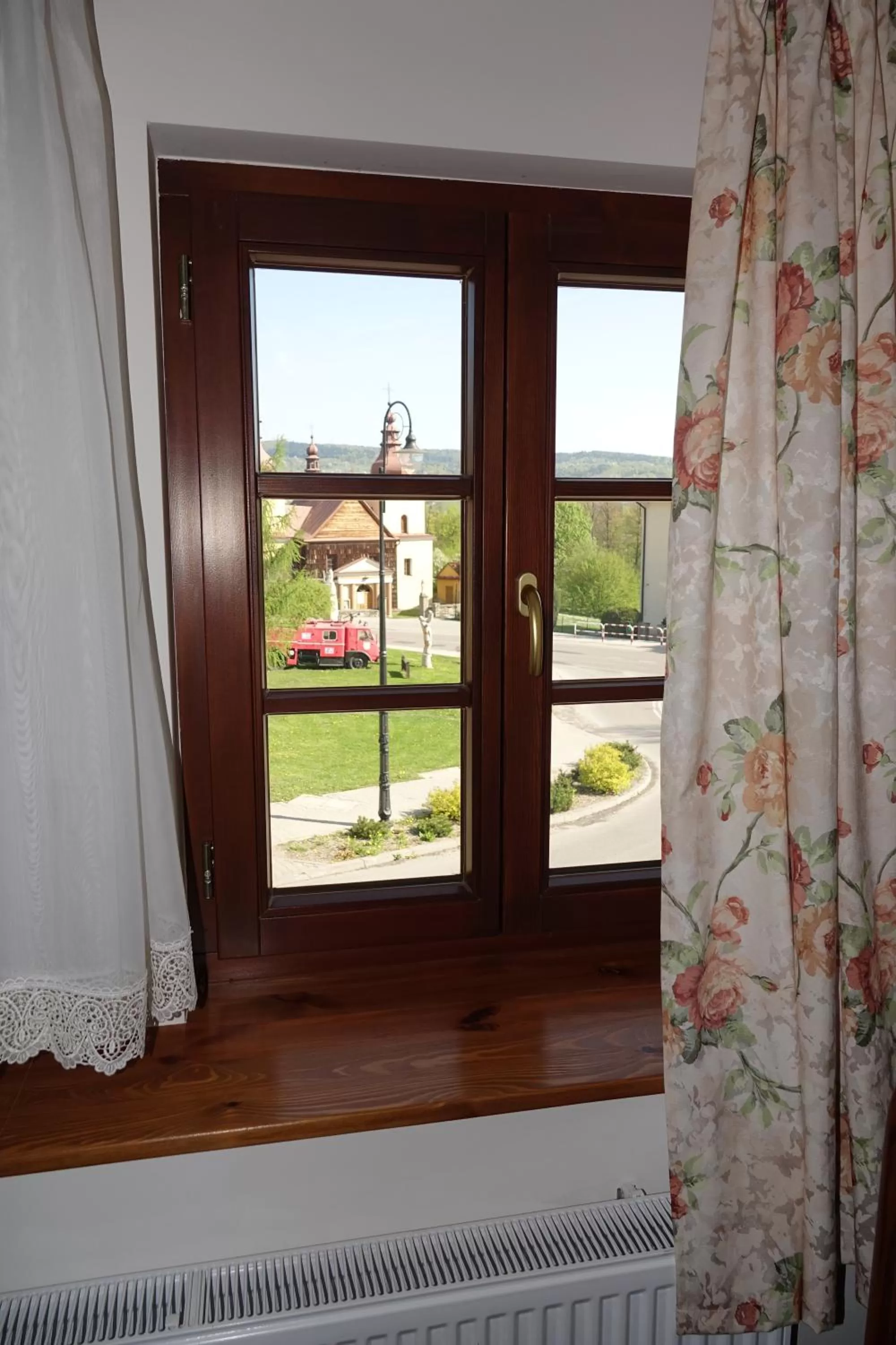 Gościniec Dworski w Ropie - Pokoje gościnne