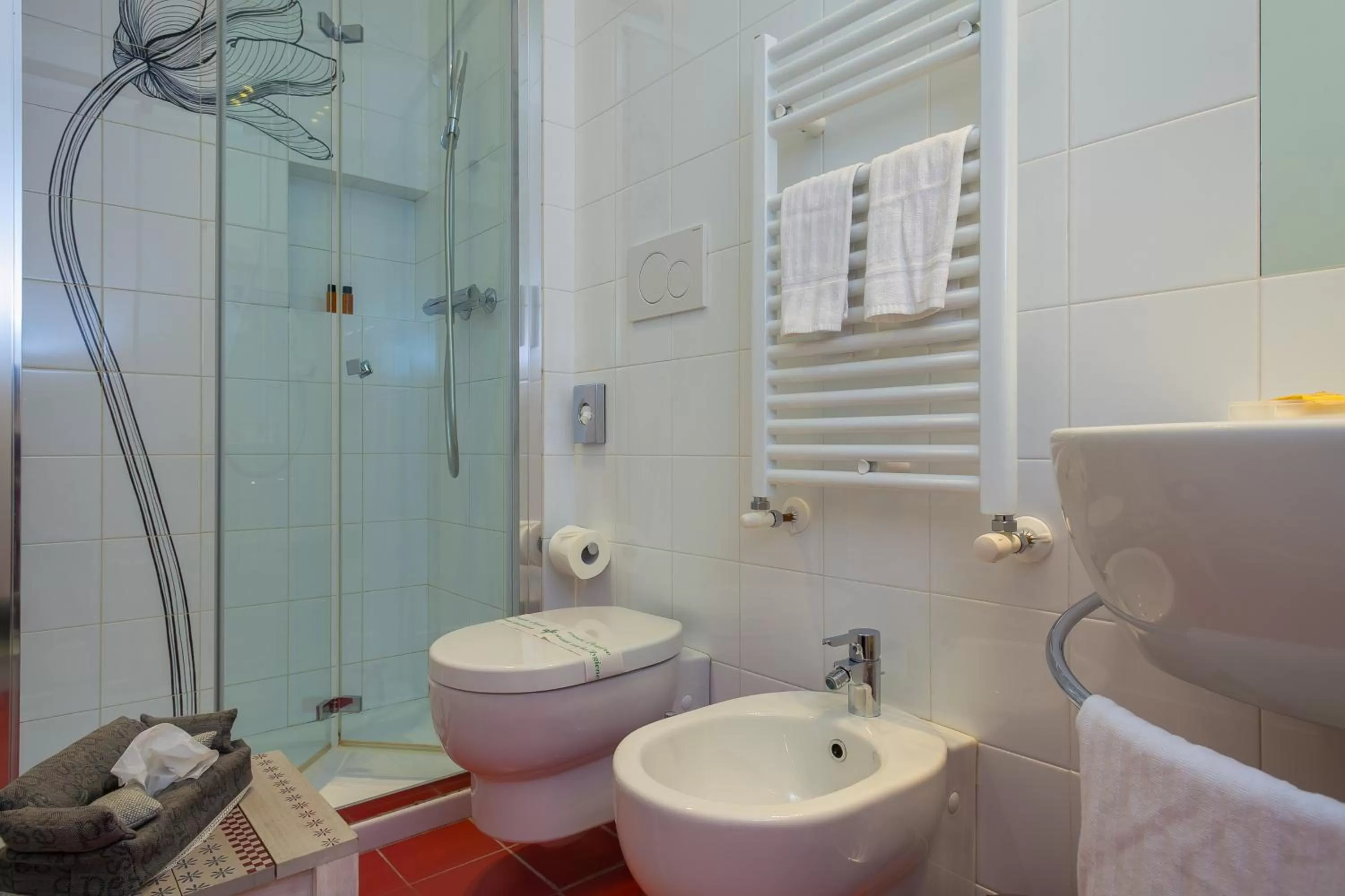 Shower in Zefiro Home