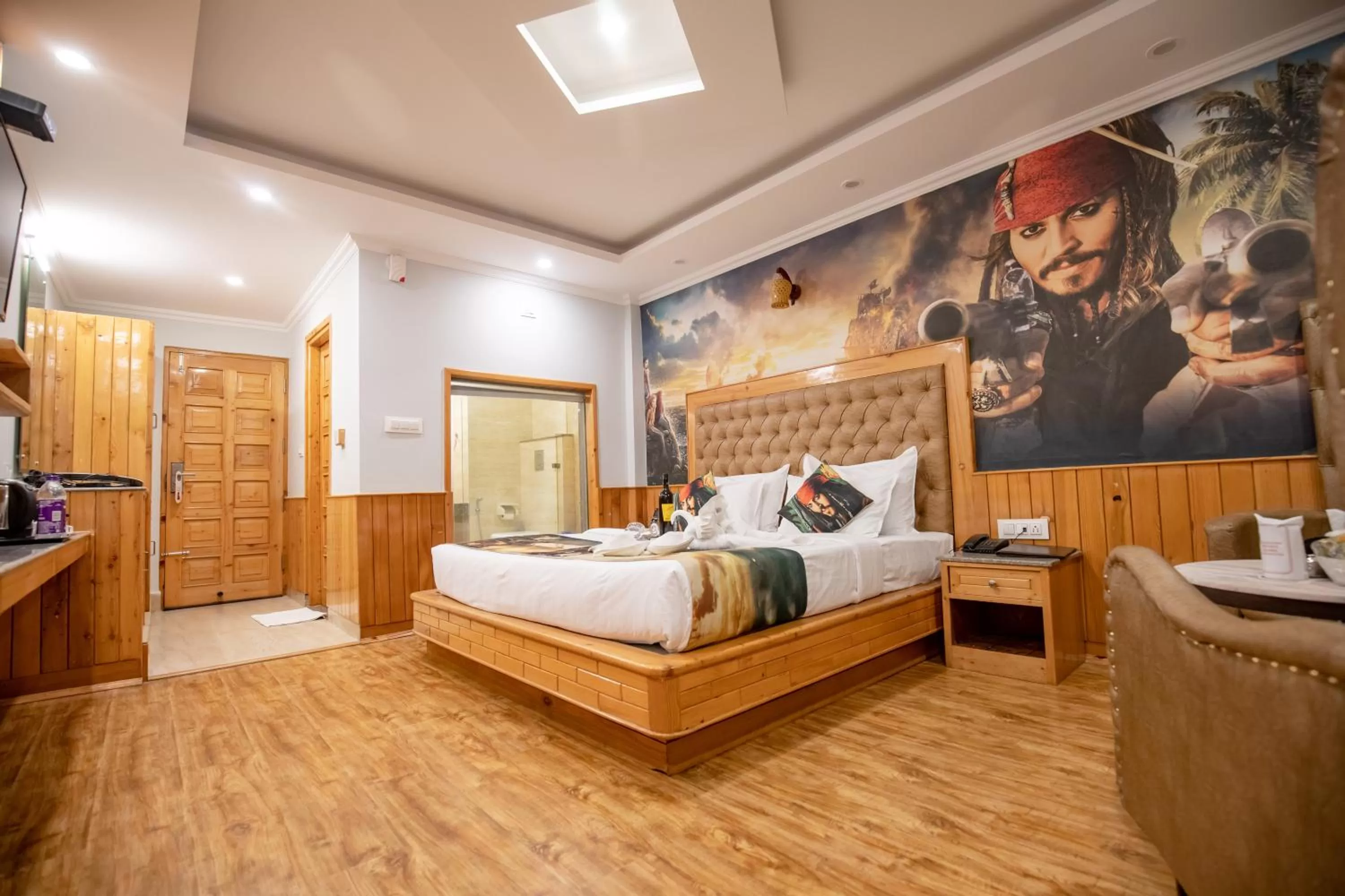 VIP, Bed in Hotel Smugglers Mountain View - central heated & air Cooled