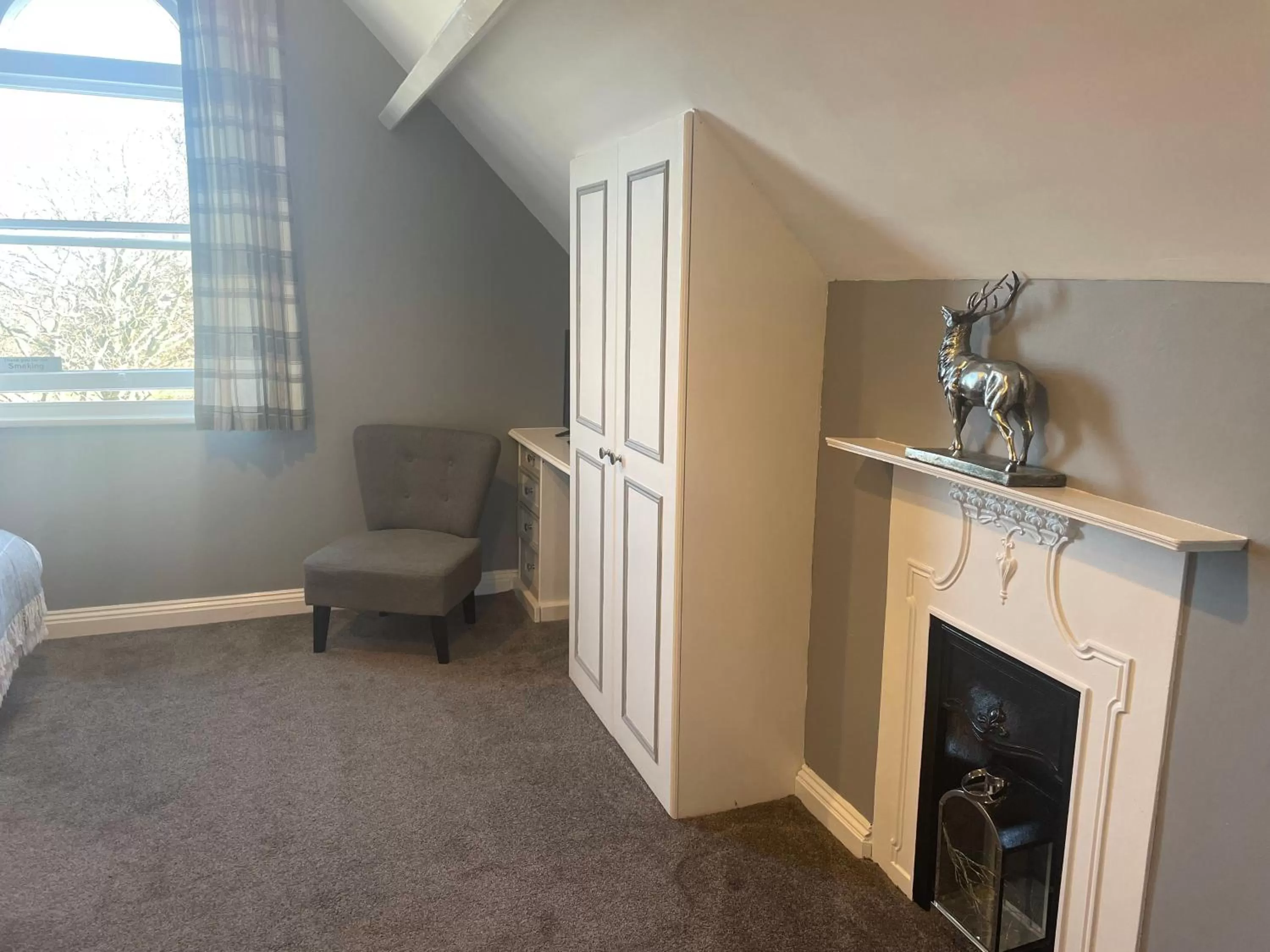 Bedroom in The Fylingdales Inn