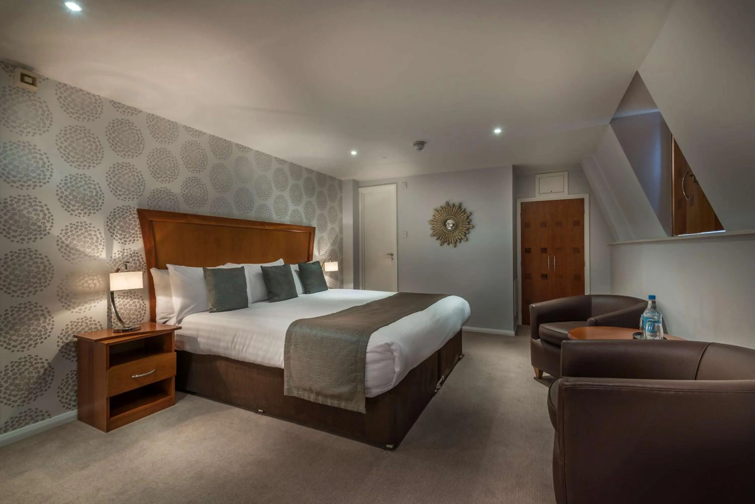 Photo of the whole room in Corus Hyde Park Hotel