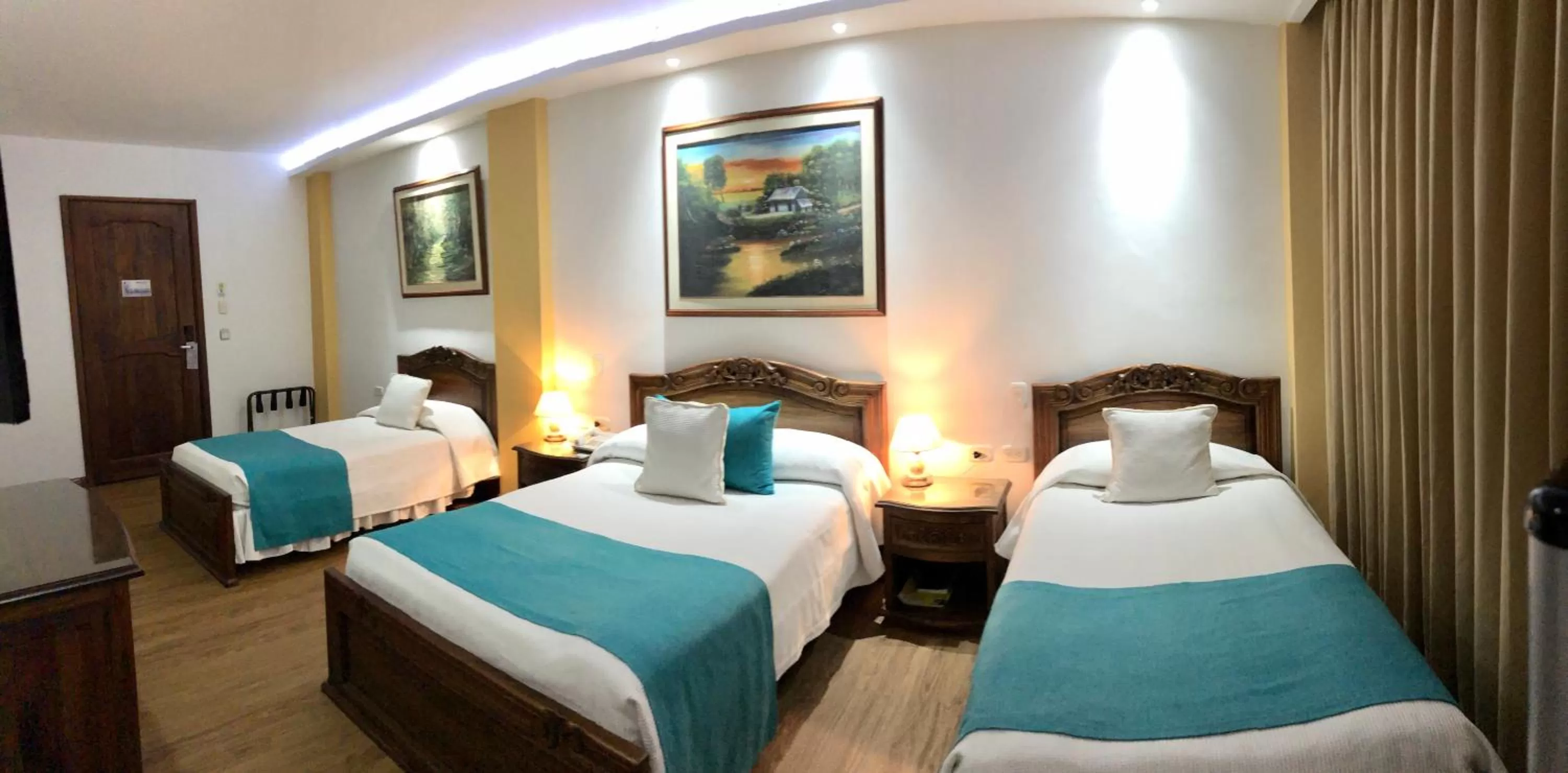 Property building, Bed in El Gran Hotel de Pereira