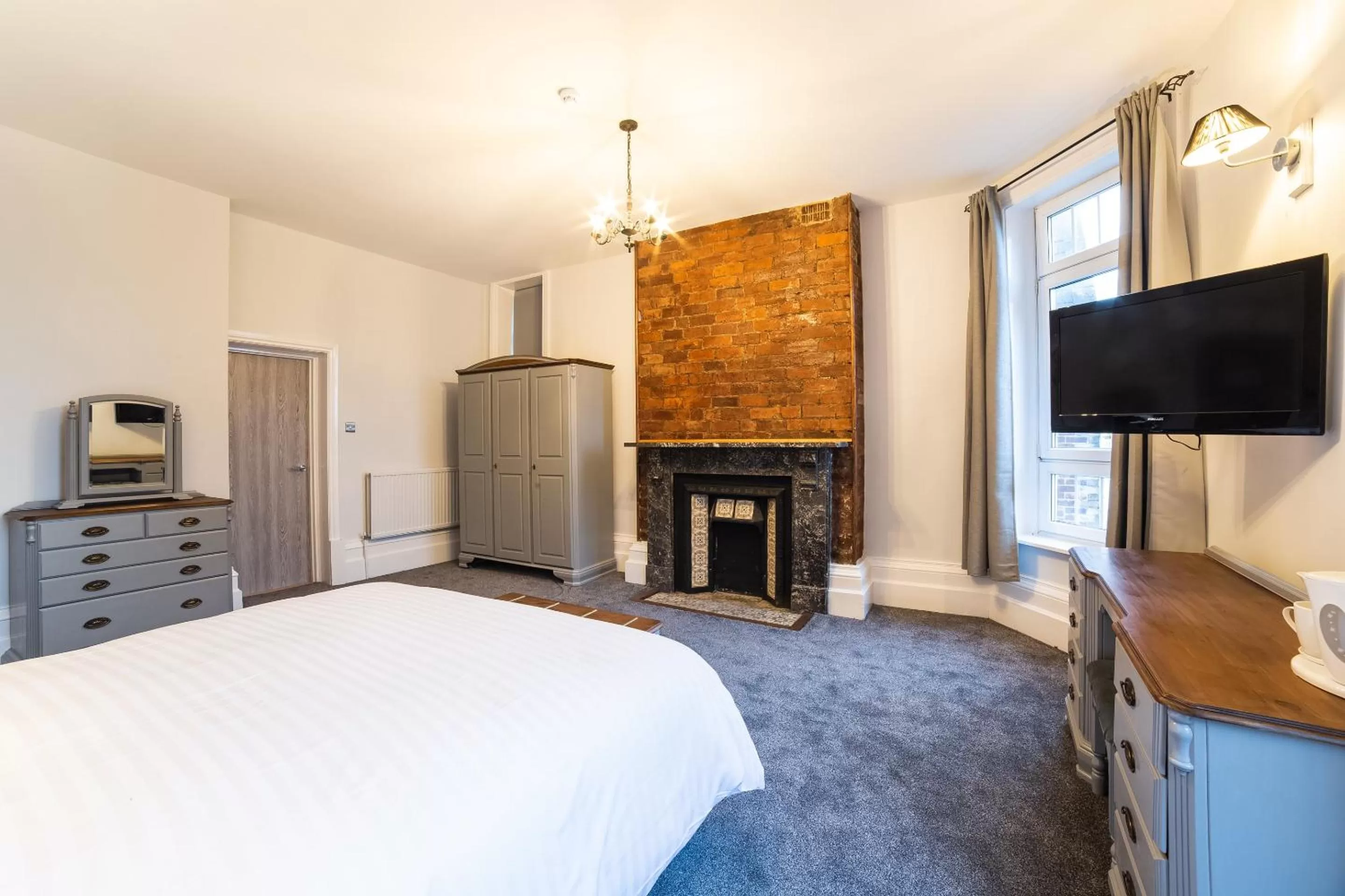 Bed in Churchill's Hotel