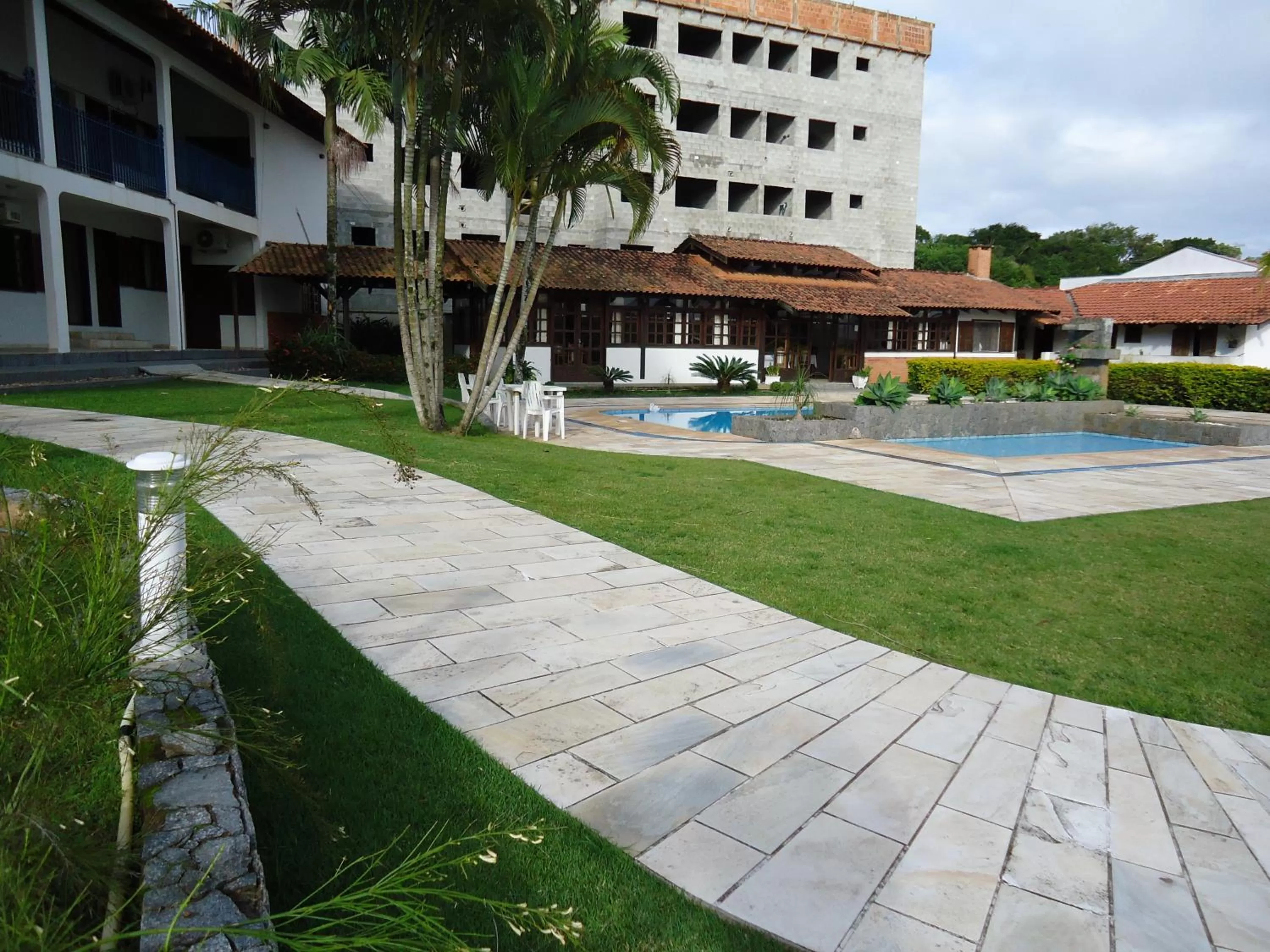 Garden, Swimming Pool in Bartholo Plaza Hotel