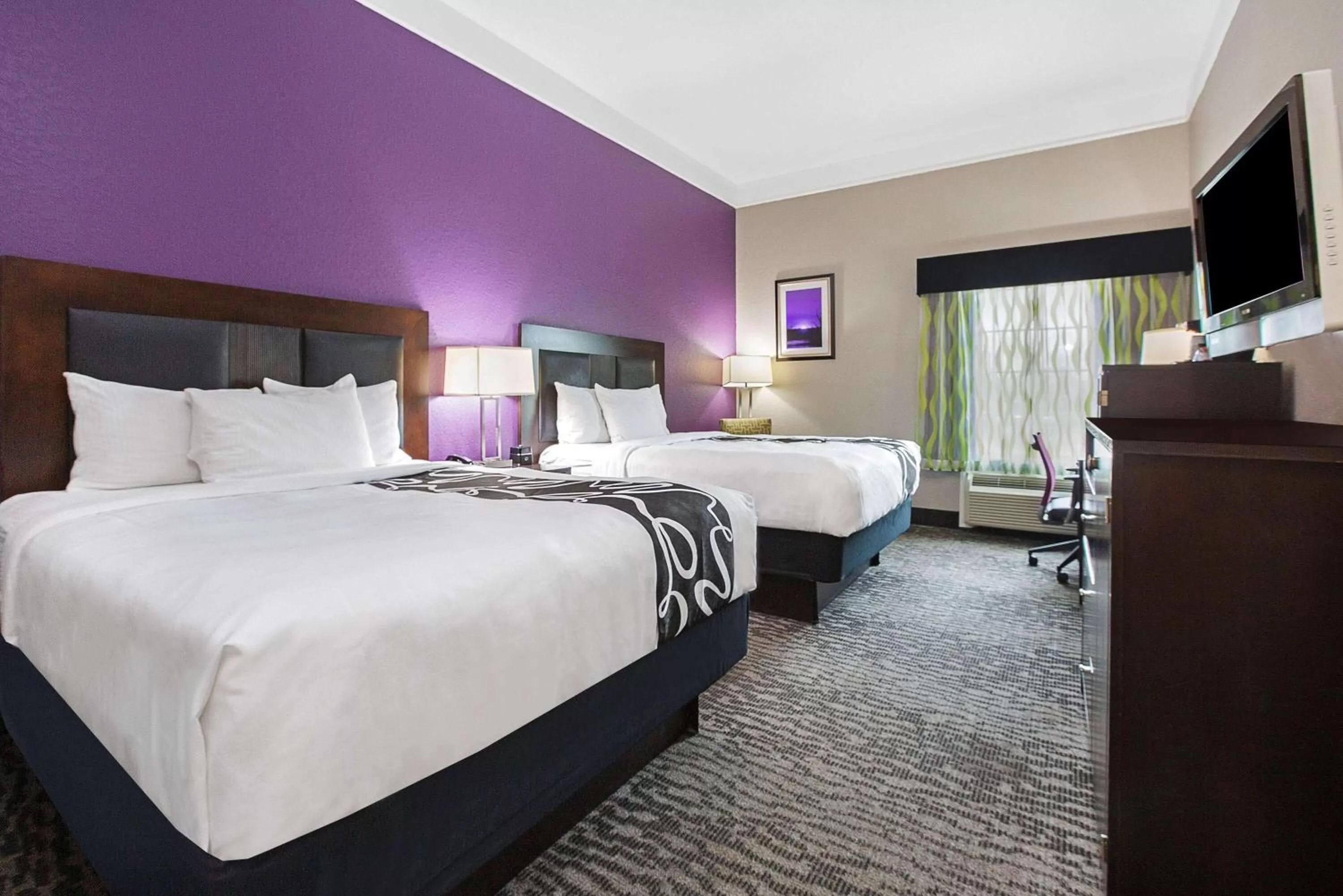 Photo of the whole room, Bed in La Quinta by Wyndham Pearland