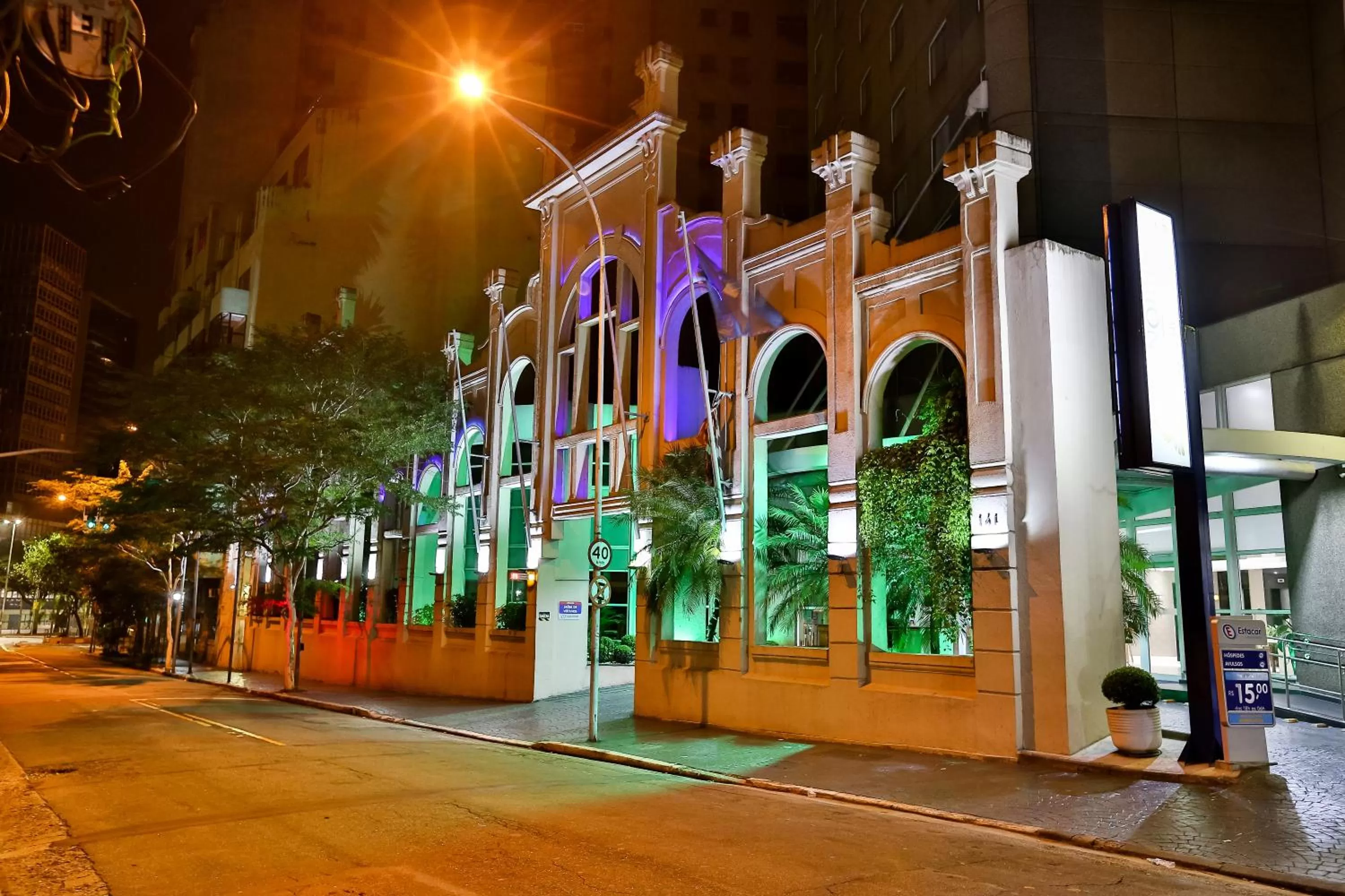 Facade/entrance in Slaviero São Paulo Downtown