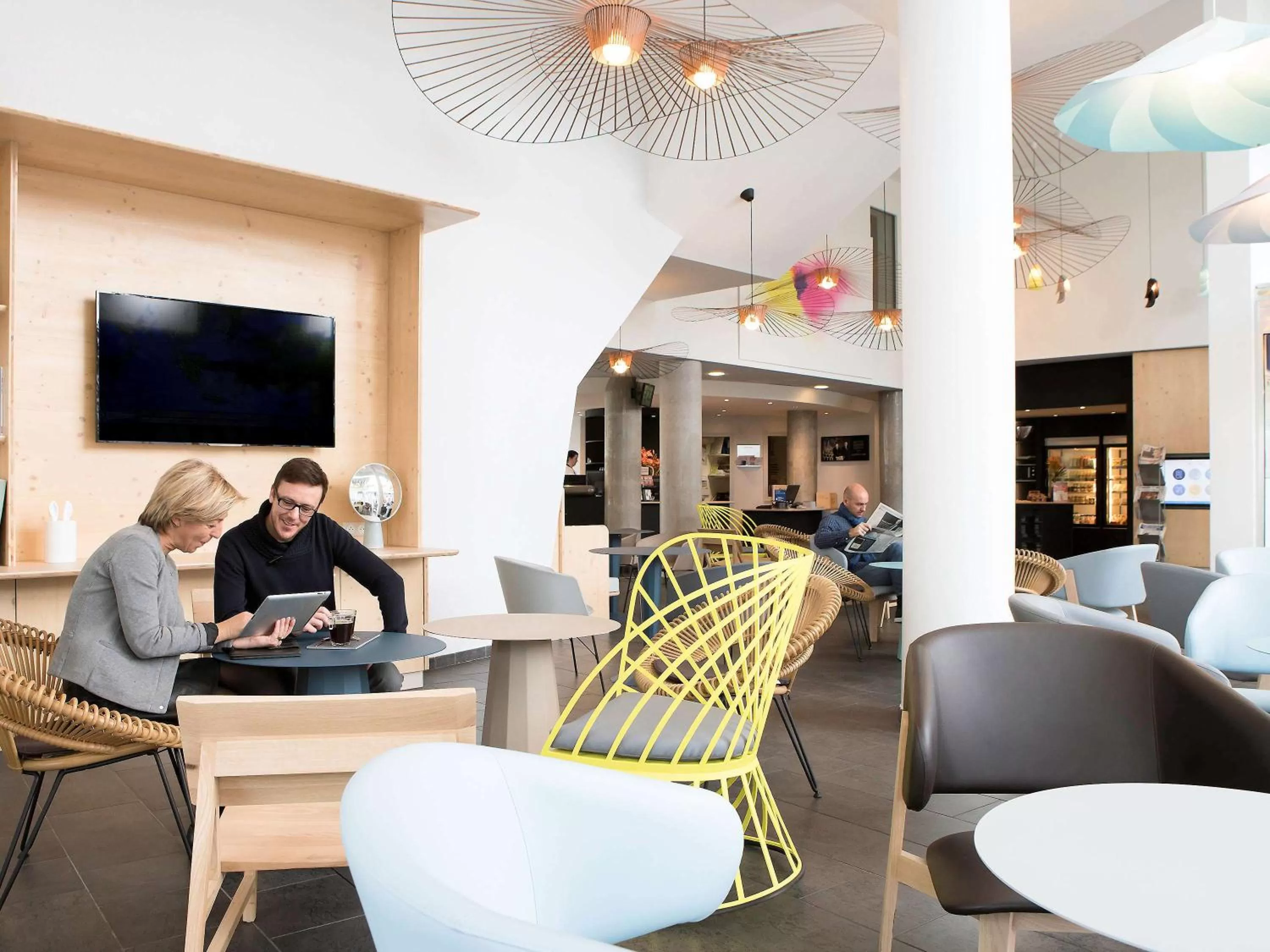 Lounge or bar in Novotel Suites Lille Europe