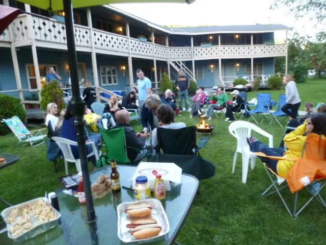 Patio in Viking Motel