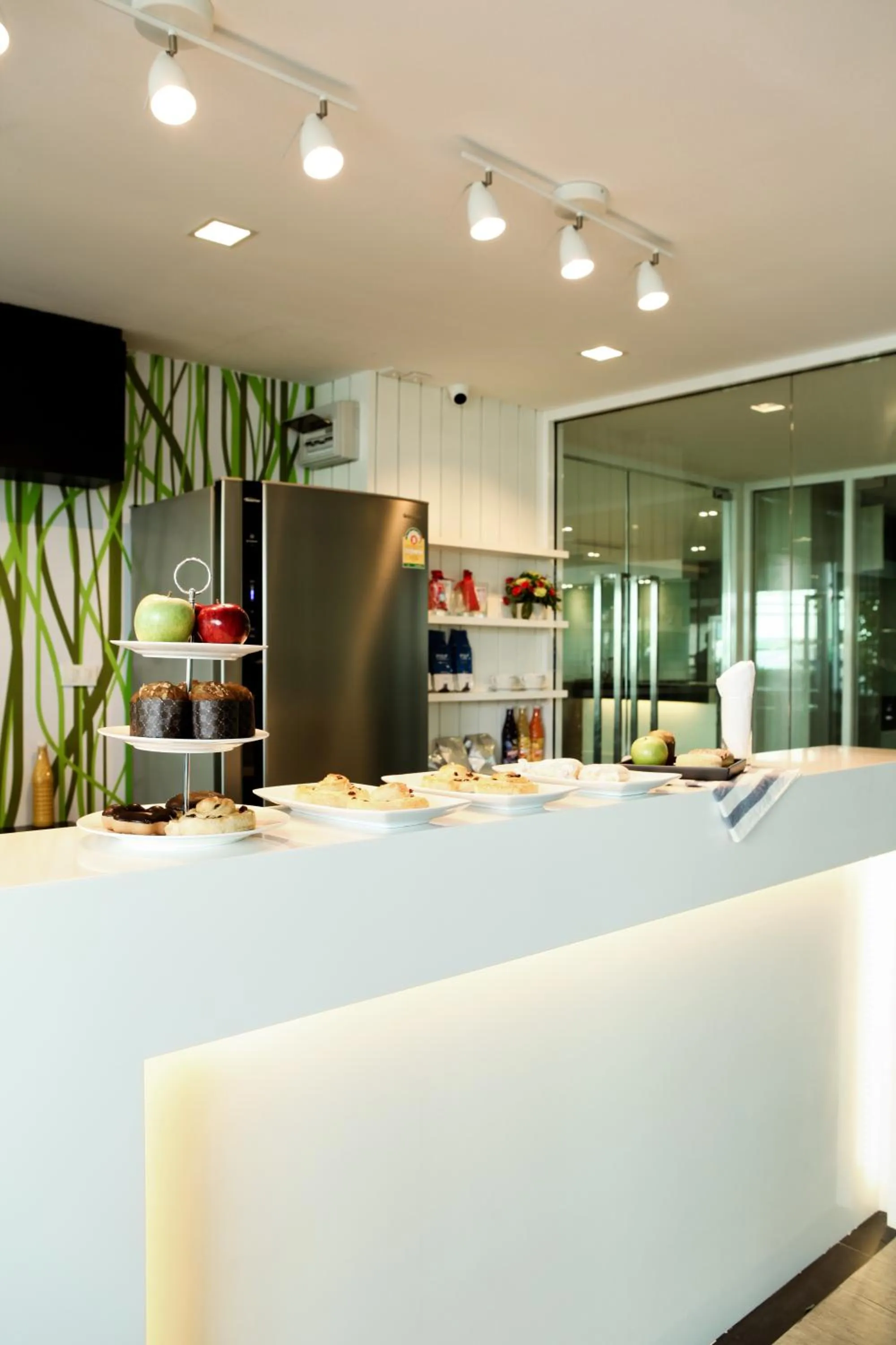 Restaurant/places to eat in Crystal Suites Suvarnbhumi Airport