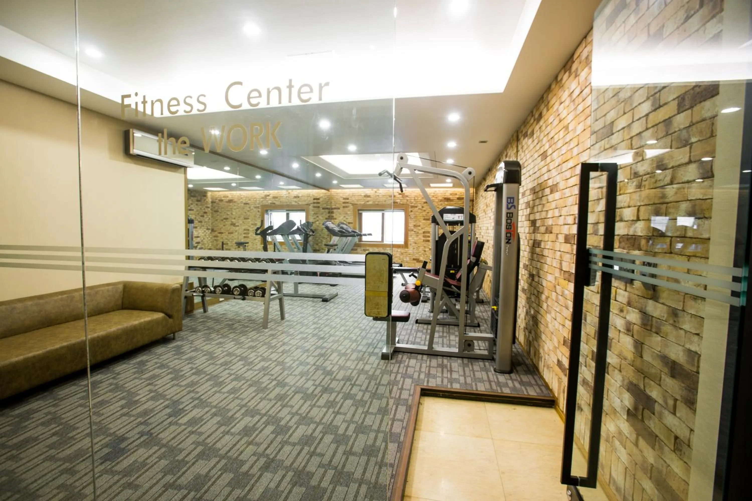 Fitness centre/facilities in Polaris Hotel