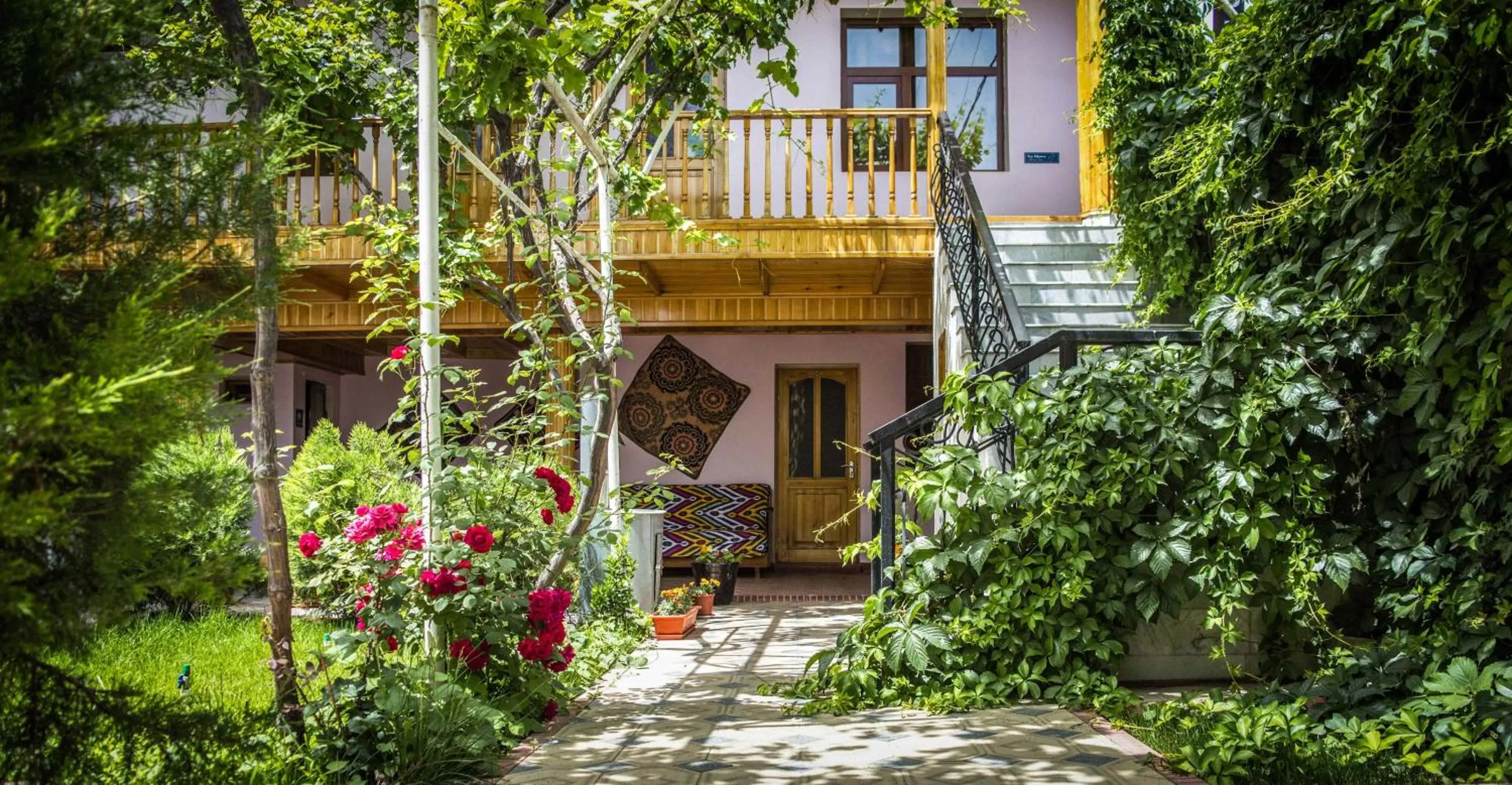 Property building in Jahongir