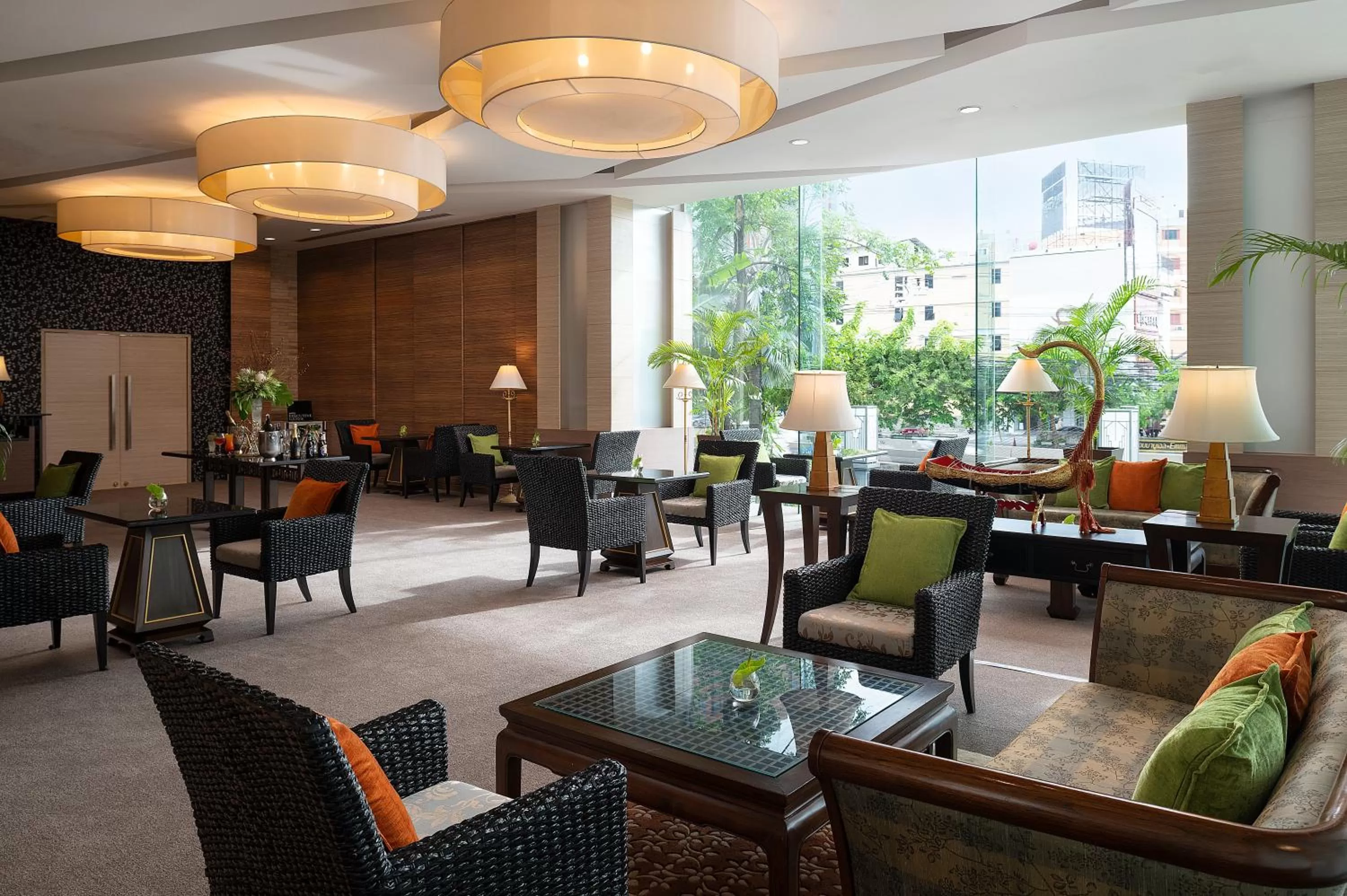 Lounge or bar in Swissotel Bangkok Ratchada
