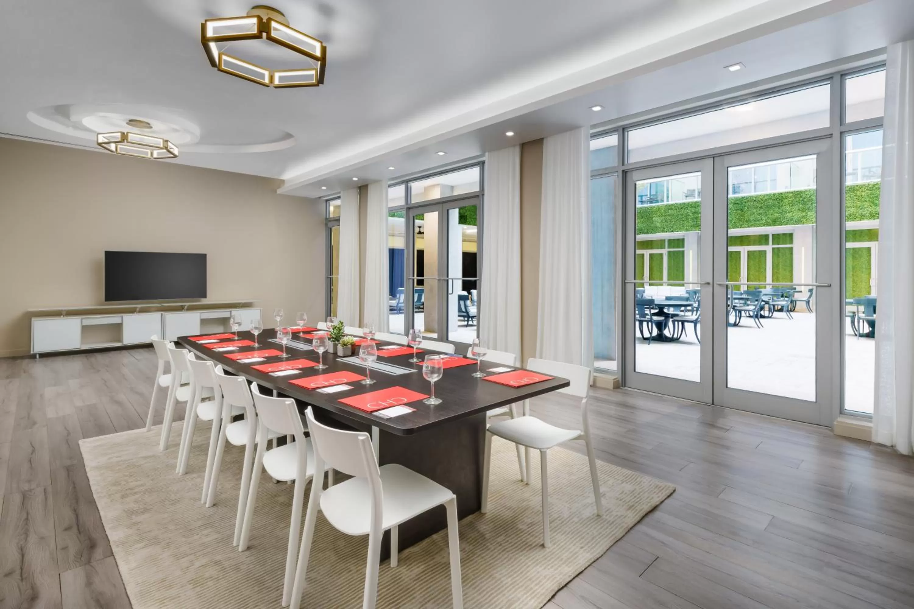 TV and multimedia in Costa Hollywood Beach Resort - An All Suite Hotel