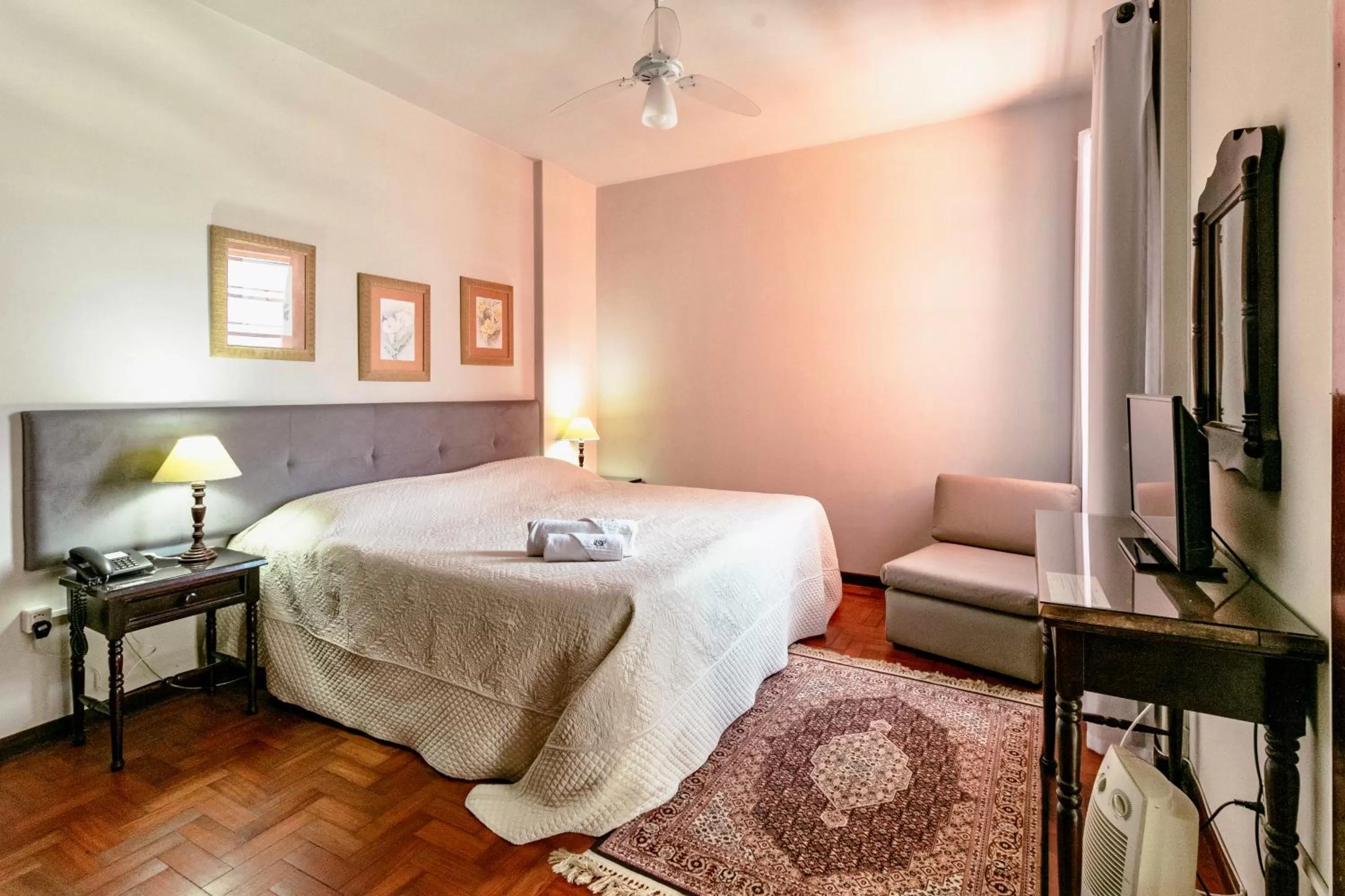 Bed in Hotel San Rafael