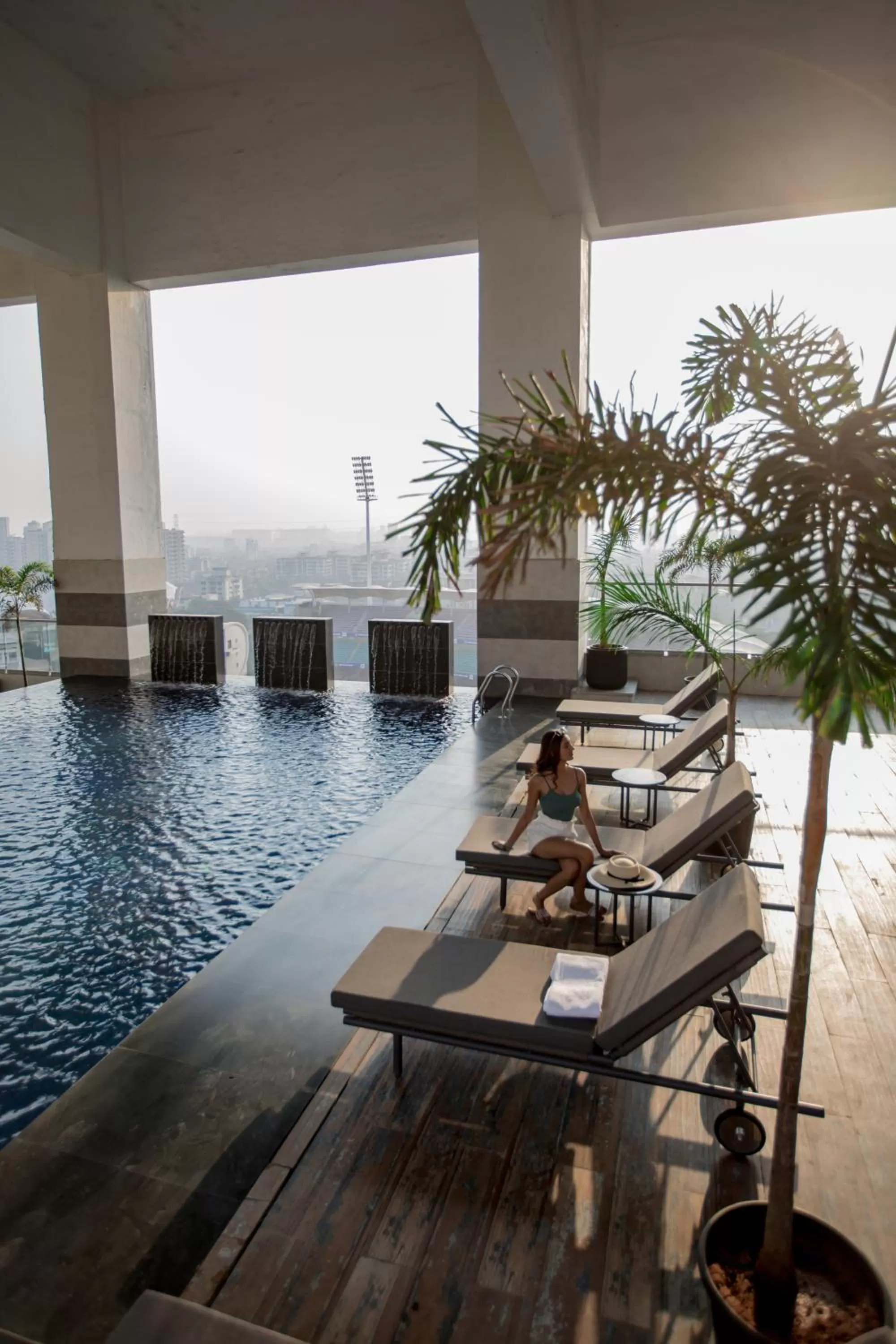 Swimming pool in Courtyard by Marriott Navi Mumbai