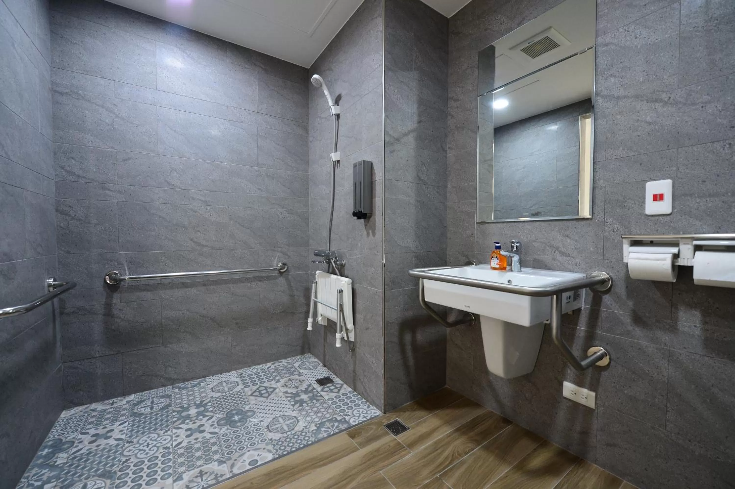 Facility for disabled guests in Sky Square Business Travel