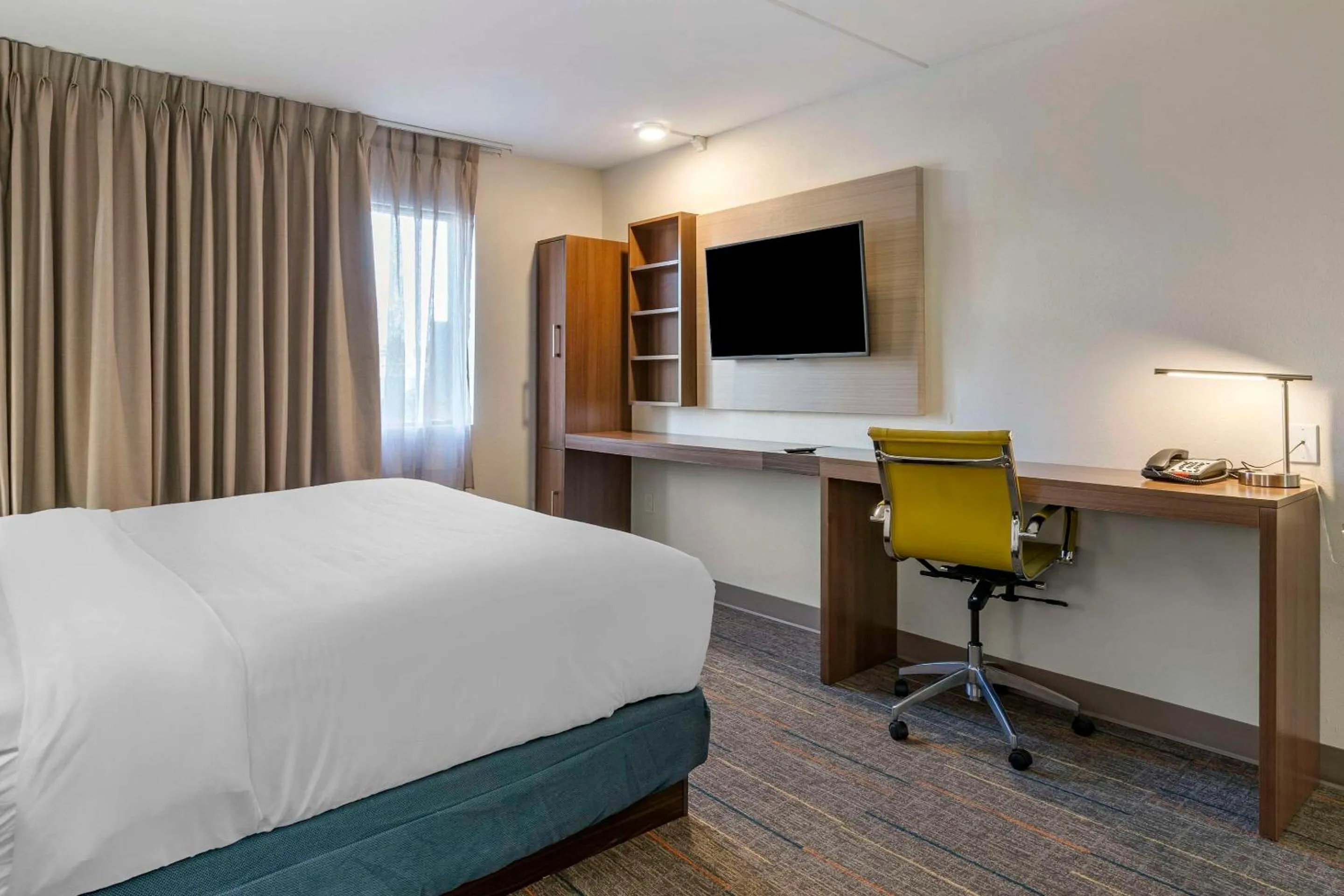 Bedroom, Bed in MainStay Suites Lexington I-75