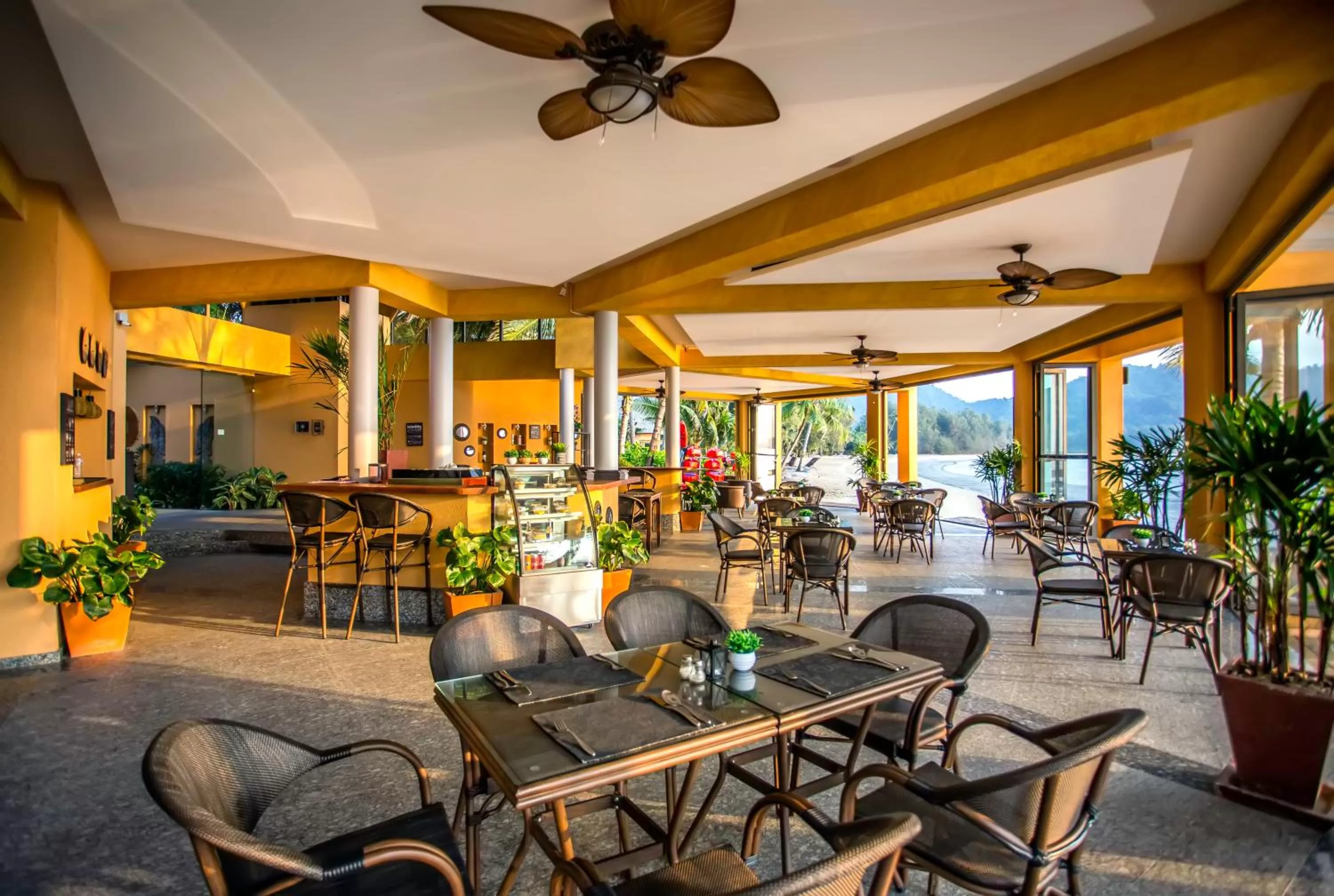 Lounge or bar in Marina Sands Resort