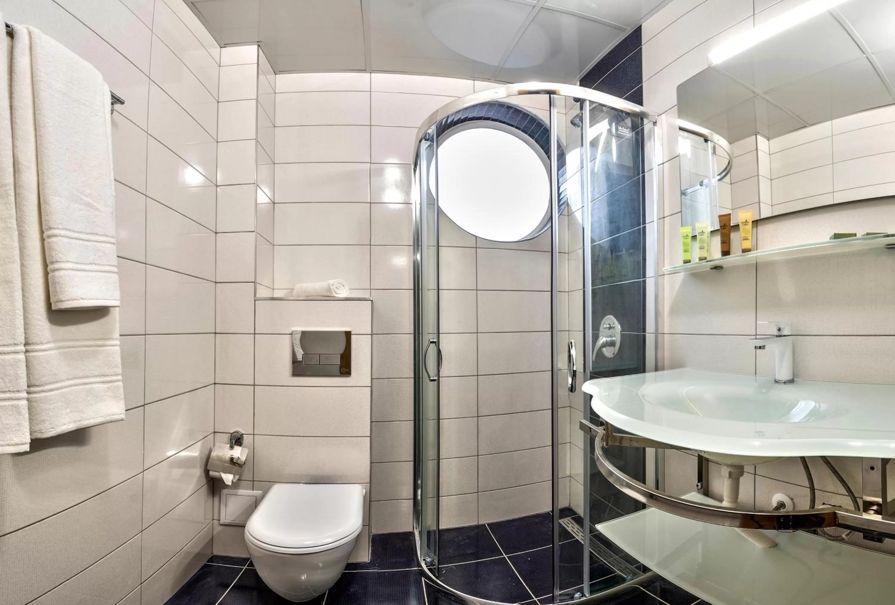 Bathroom in Hotel Perfect