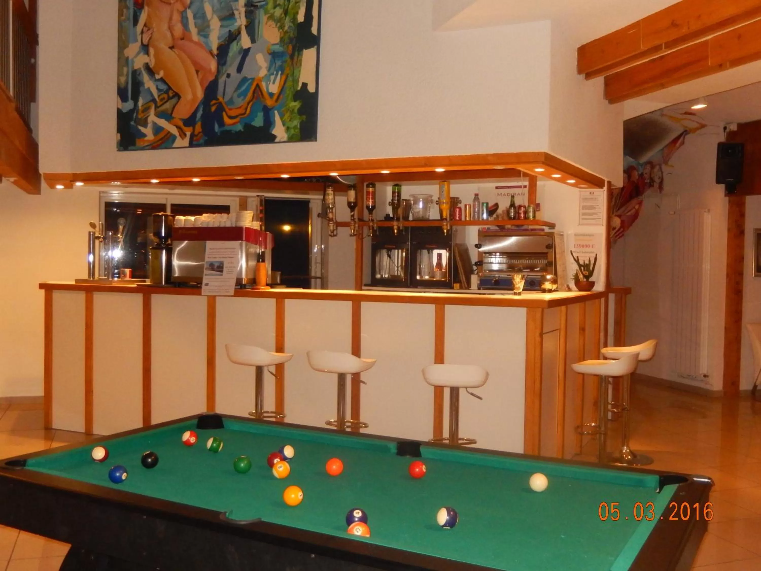 Lounge or bar in Hôtel Eco Logis Espace Bellevue