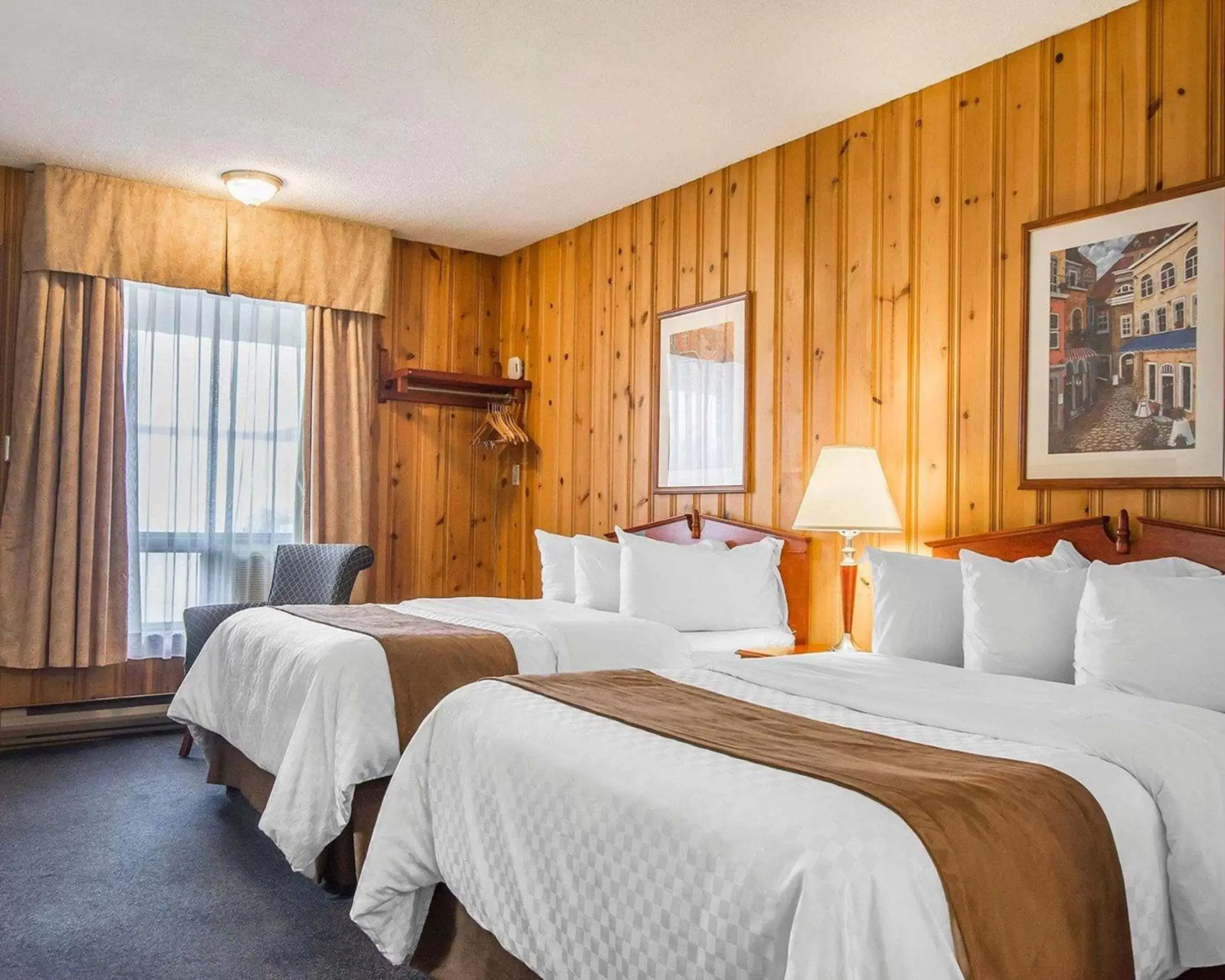 Double Room with Two Double Beds - Non-Smoking in Econo Lodge Forestville Double Room with Two Double Beds - Non-Smoking in Econo Lodge Forestville